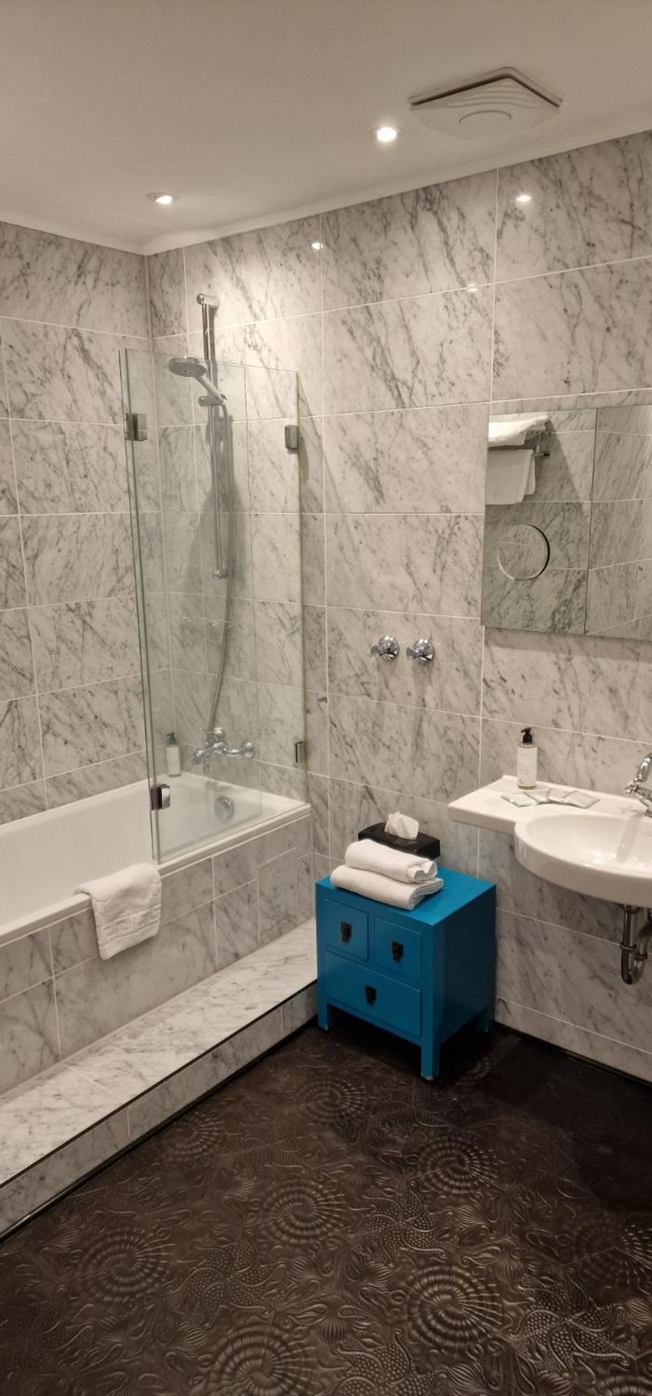 Deluxe Suite (4 Adults) - Photo 5