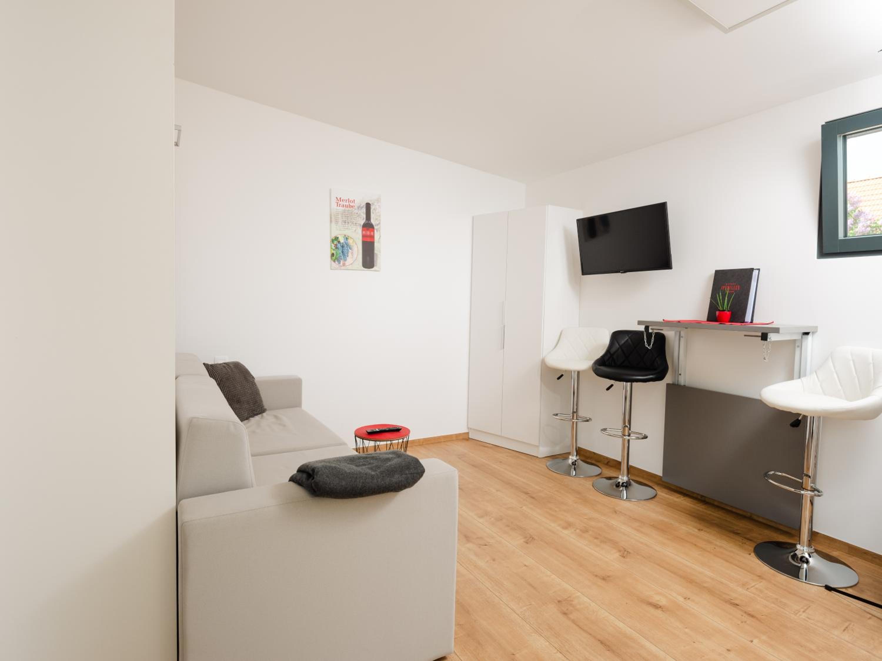 Apartment photo 2