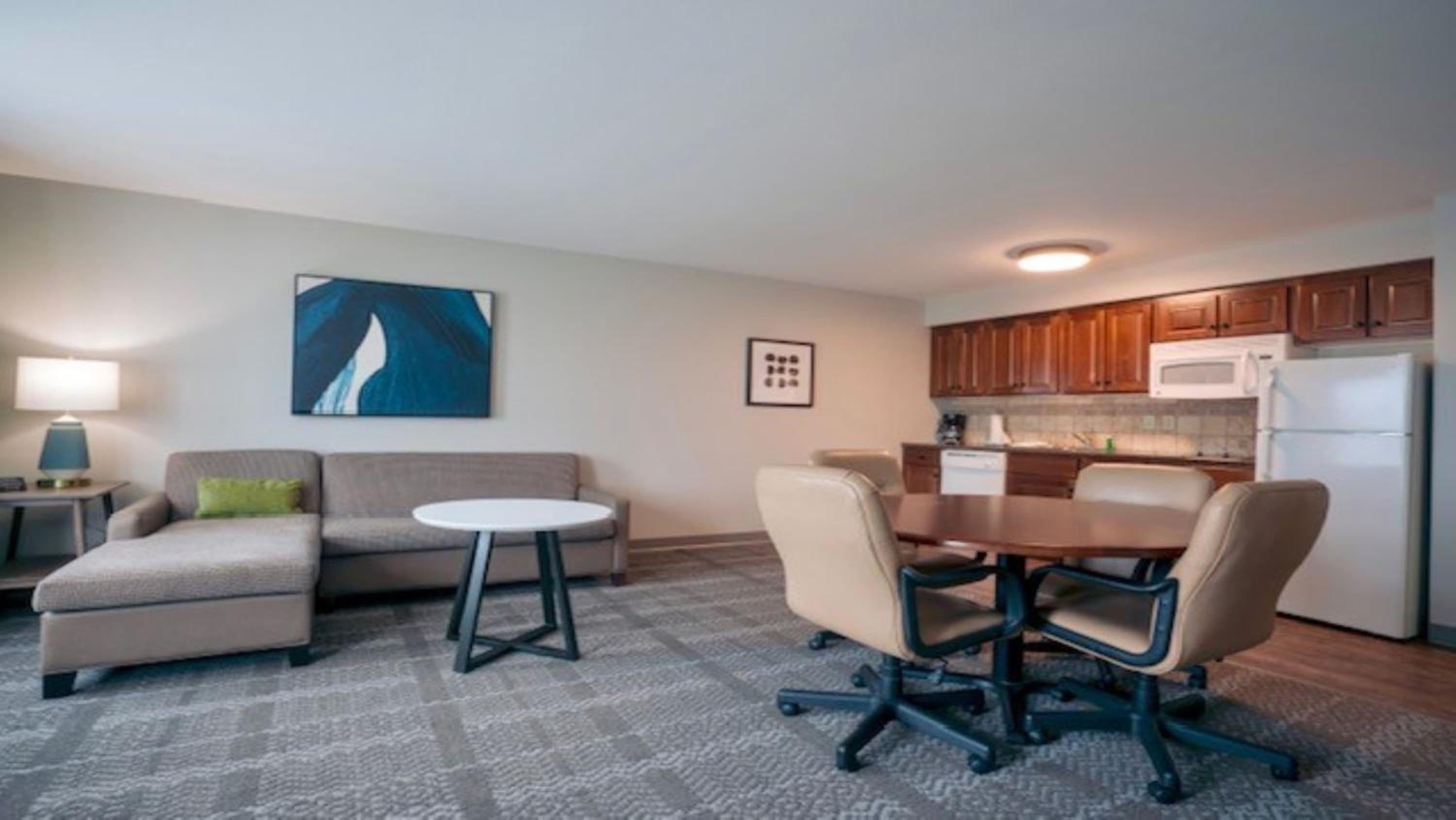 One-Bedroom Queen Suite - Photo 1