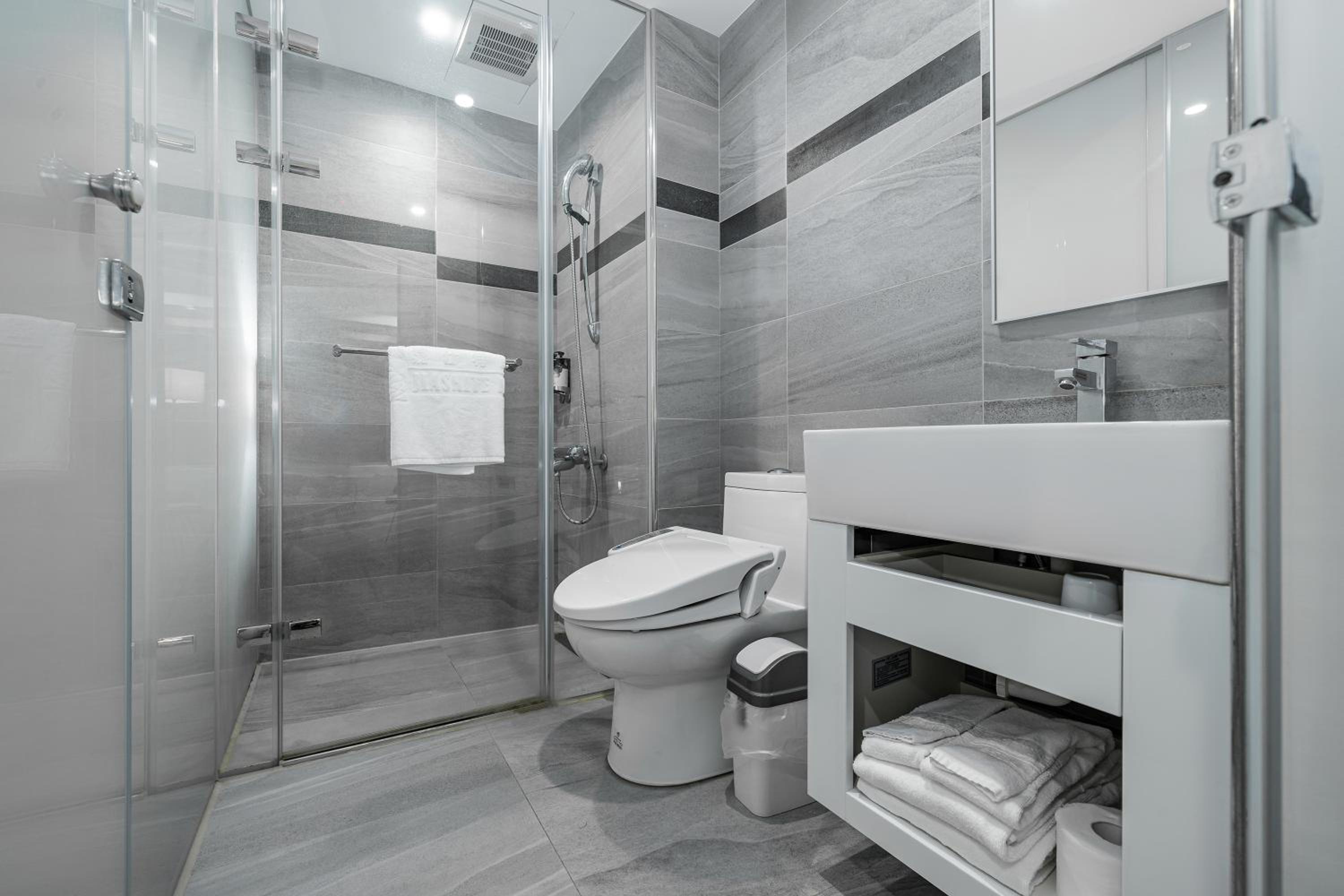 Standard Twin Room - Photo 4