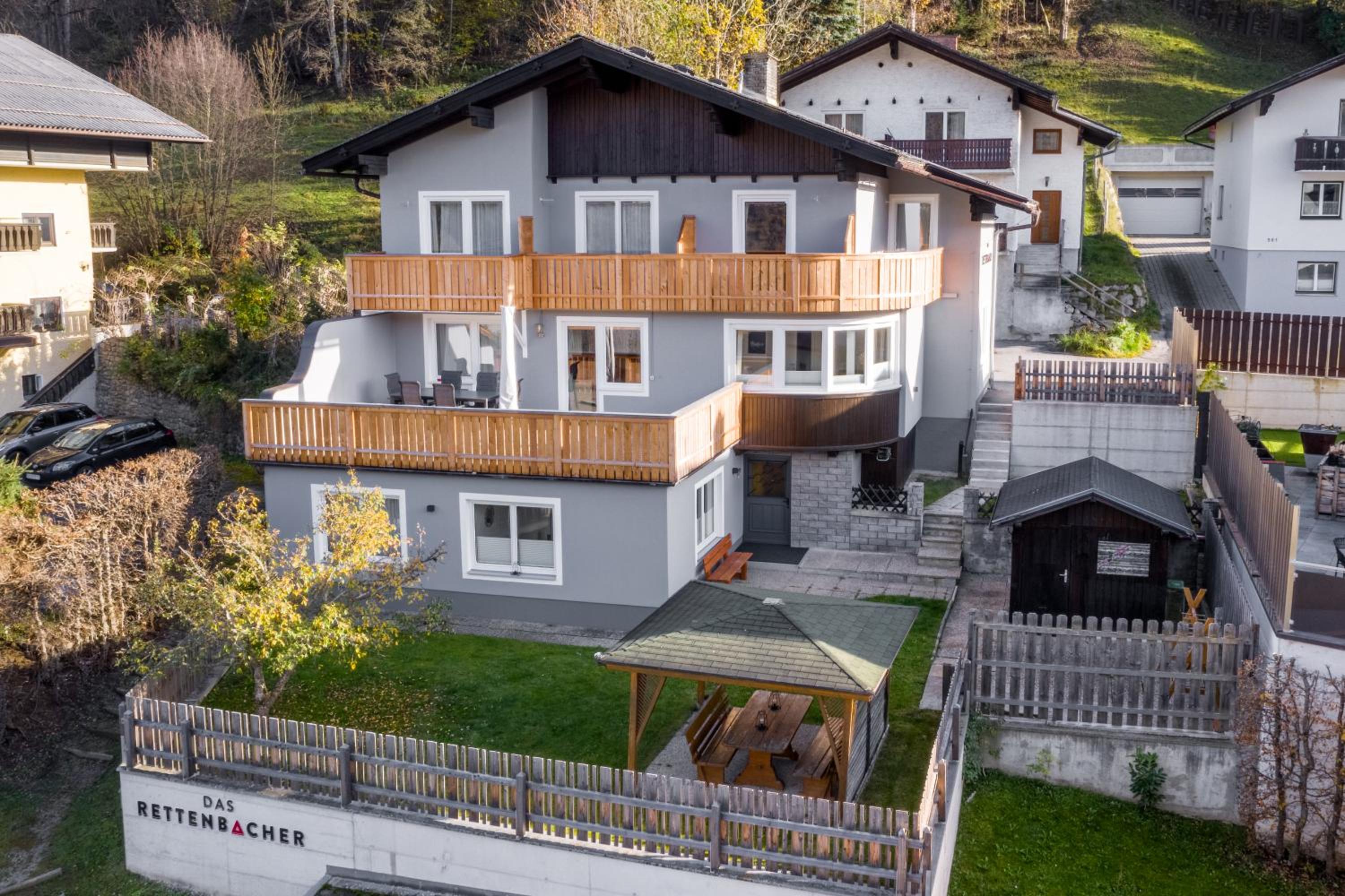 Three-Bedroom Apartment with Terrace and Mountain View - Photo 29