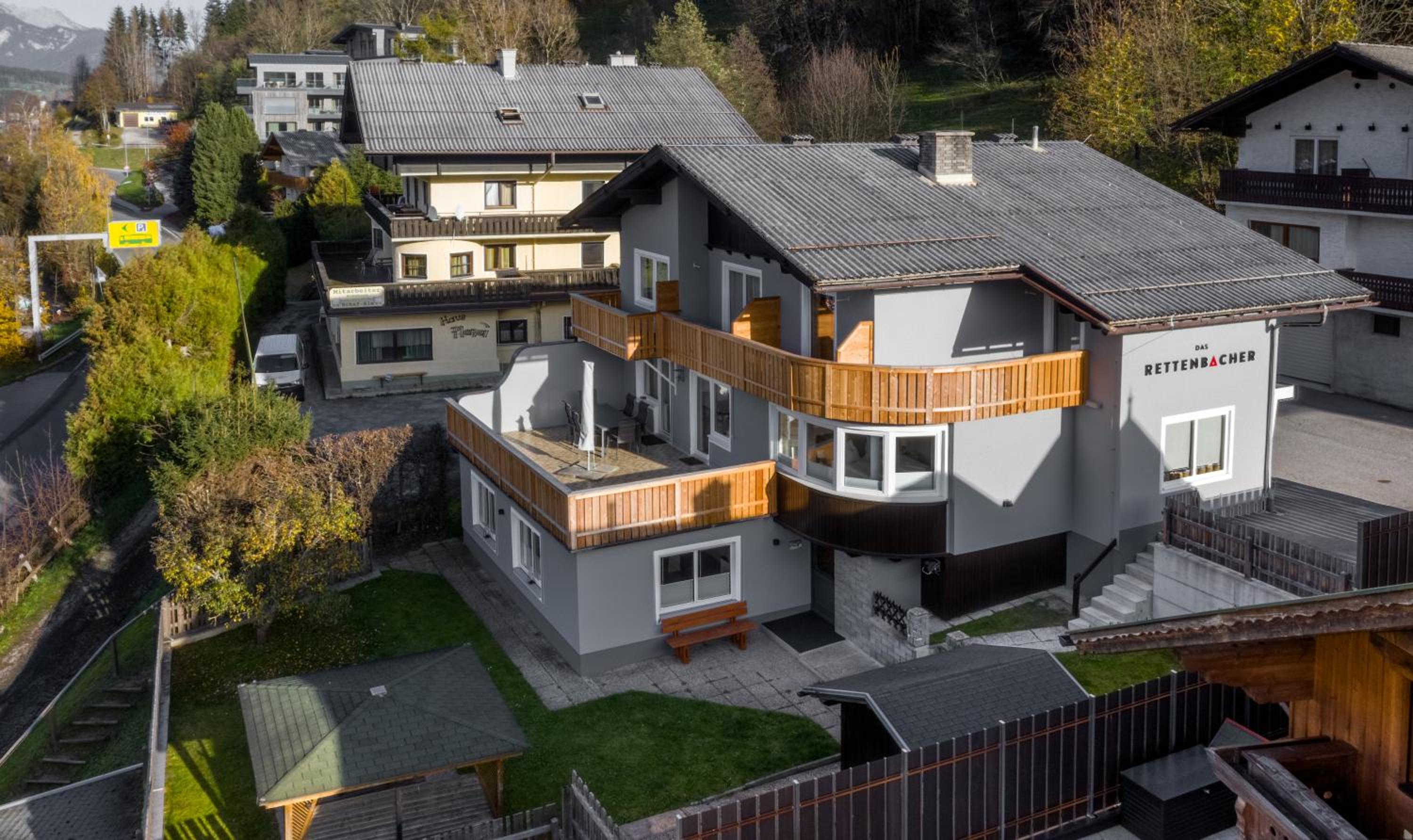 Three-Bedroom Apartment with Terrace and Mountain View - Photo 27
