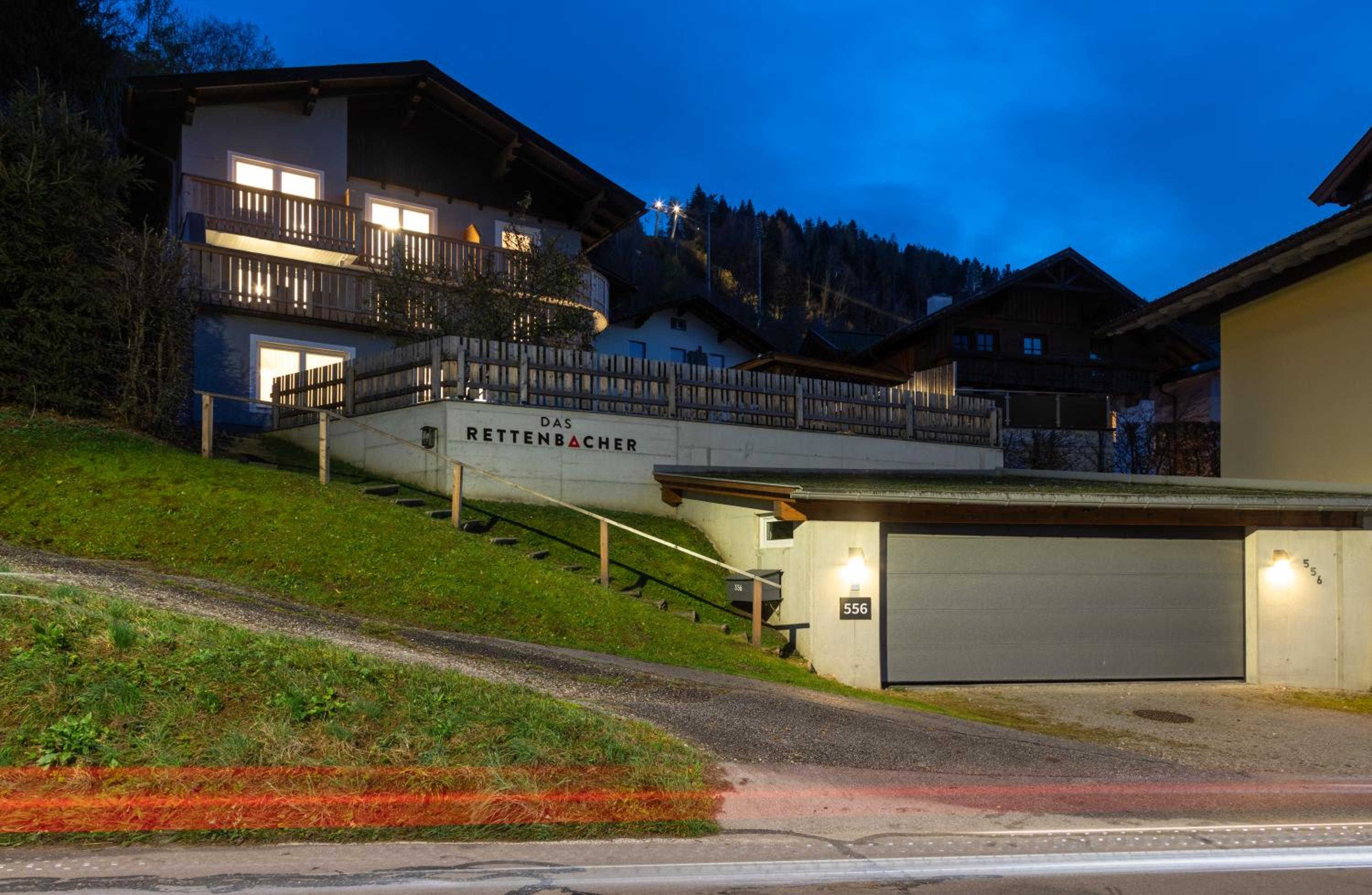 Three-Bedroom Apartment with Terrace and Mountain View - Photo 28