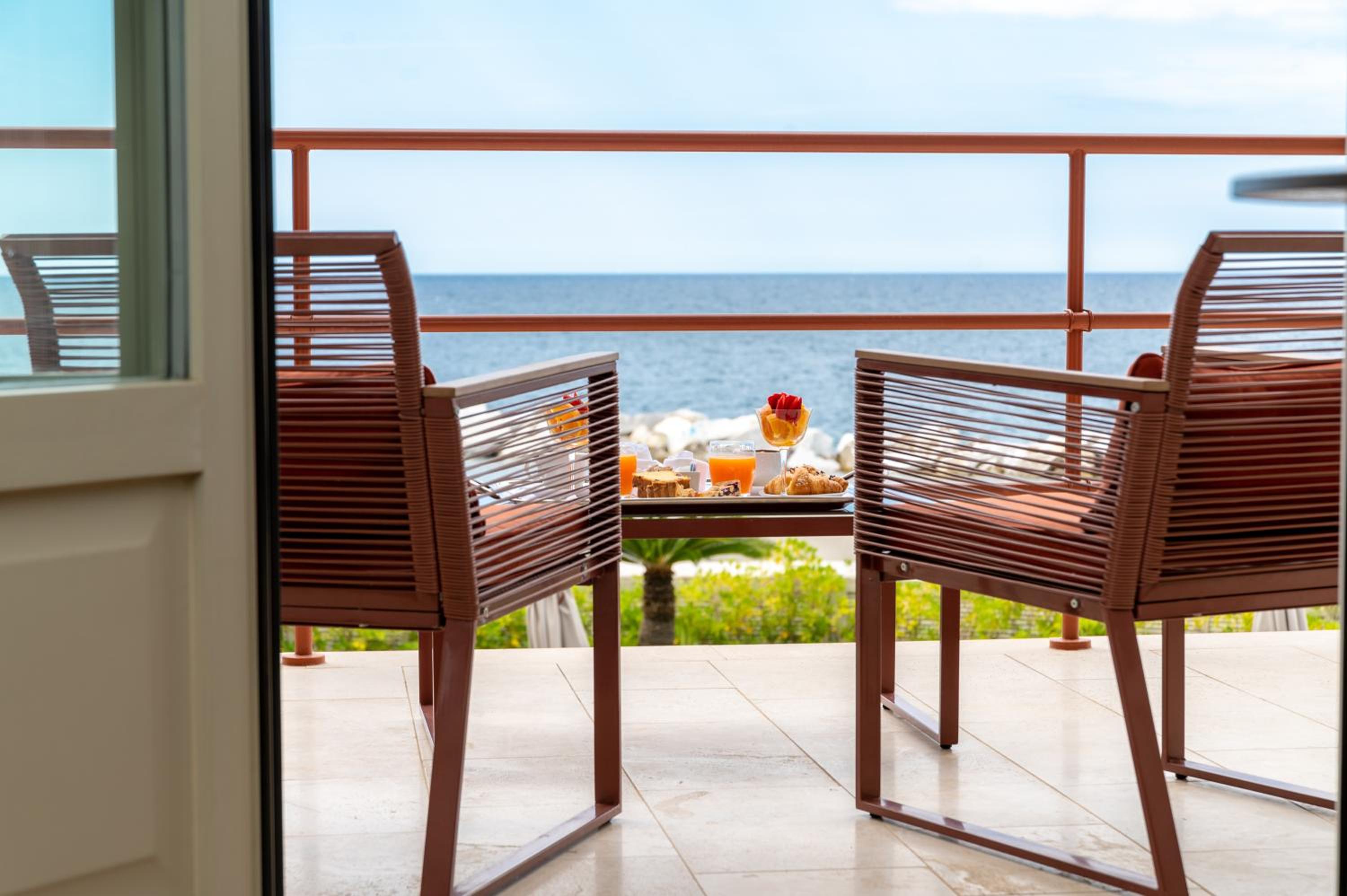 Privilege Triple Room with Patio or Balcony and Sea View - Photo 7
