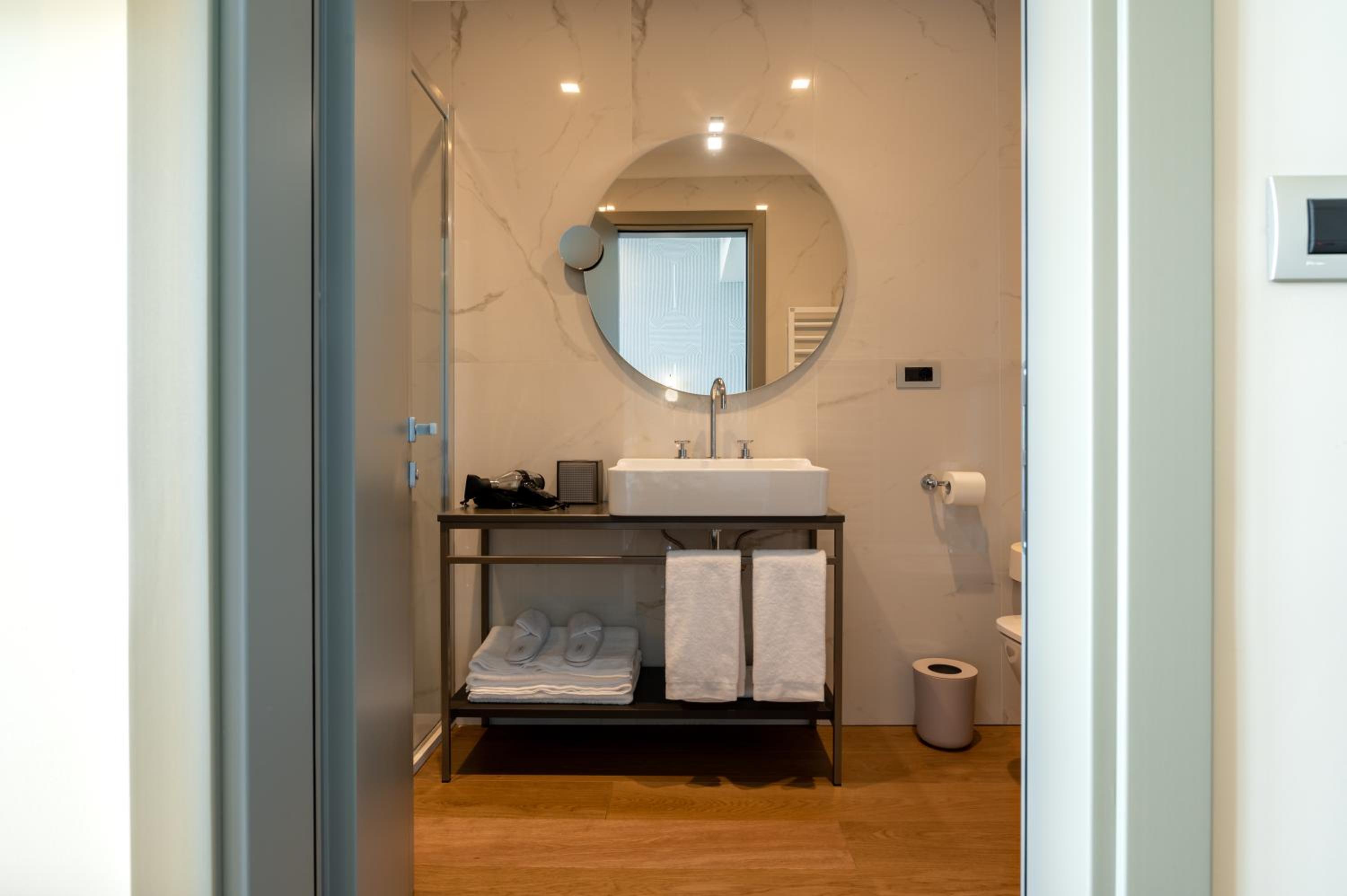 Privilege Triple Room with Patio or Balcony and Sea View - Photo 17