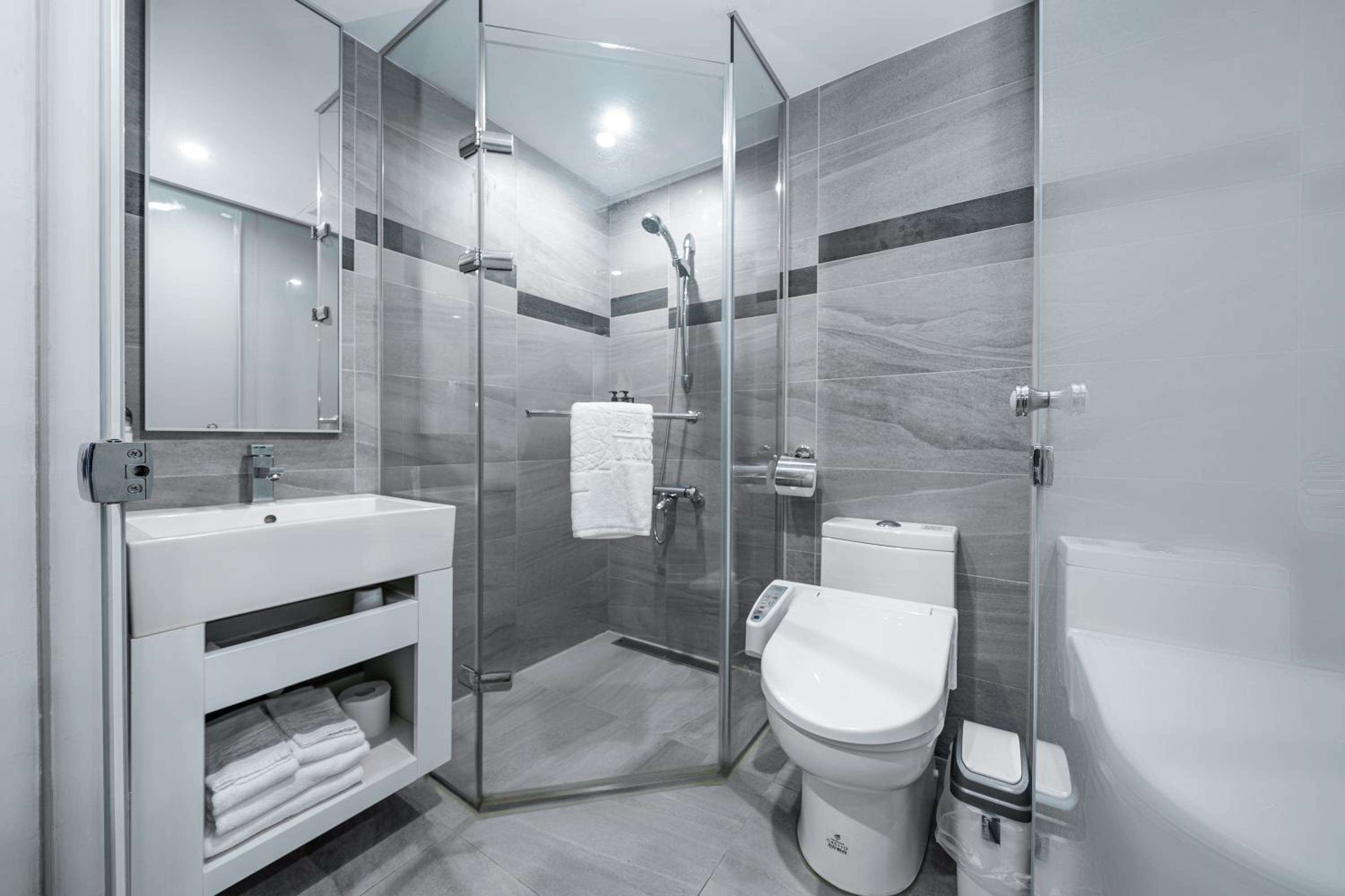 Standard Quadruple Room - Photo 3