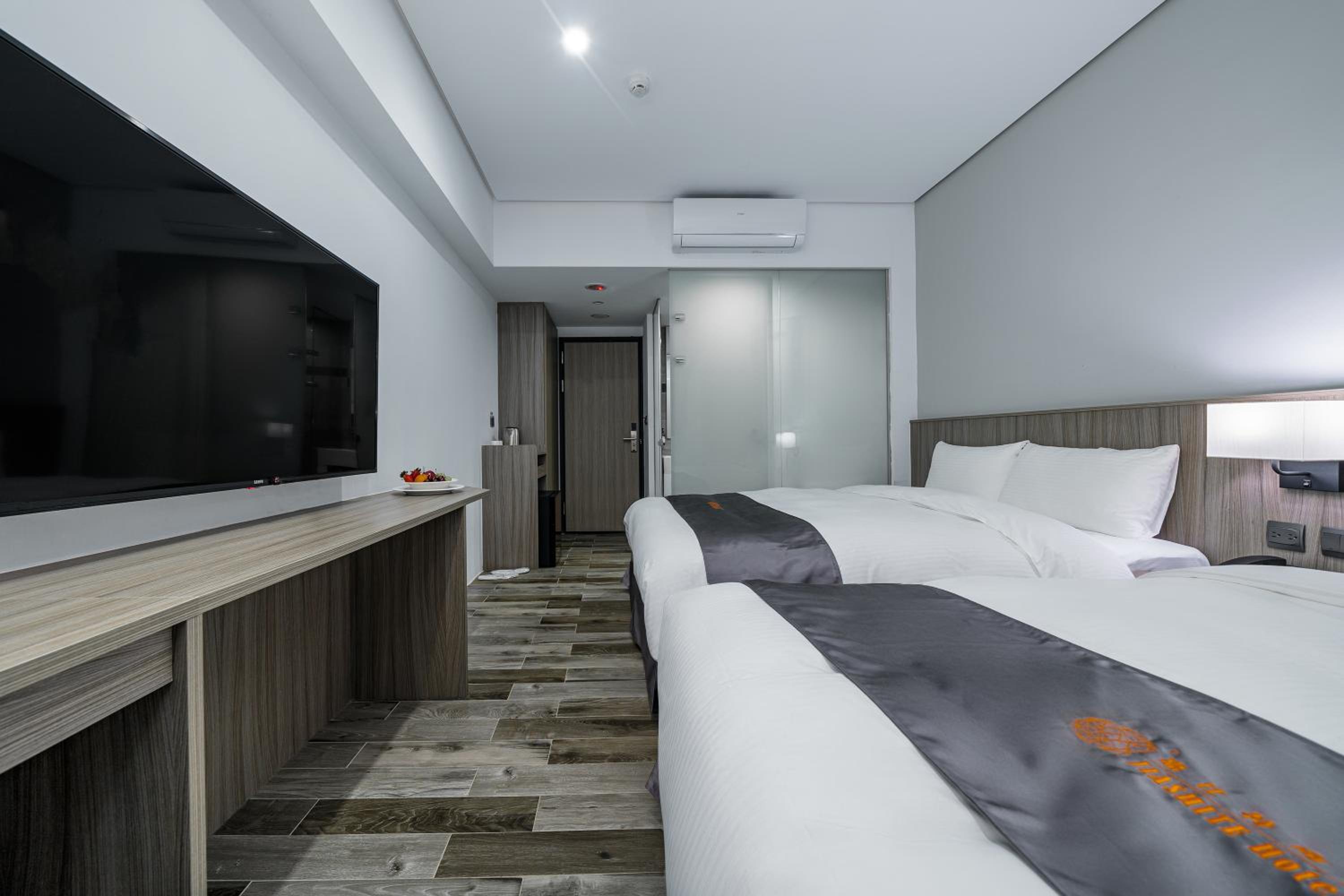 Standard Quadruple Room - Photo 2