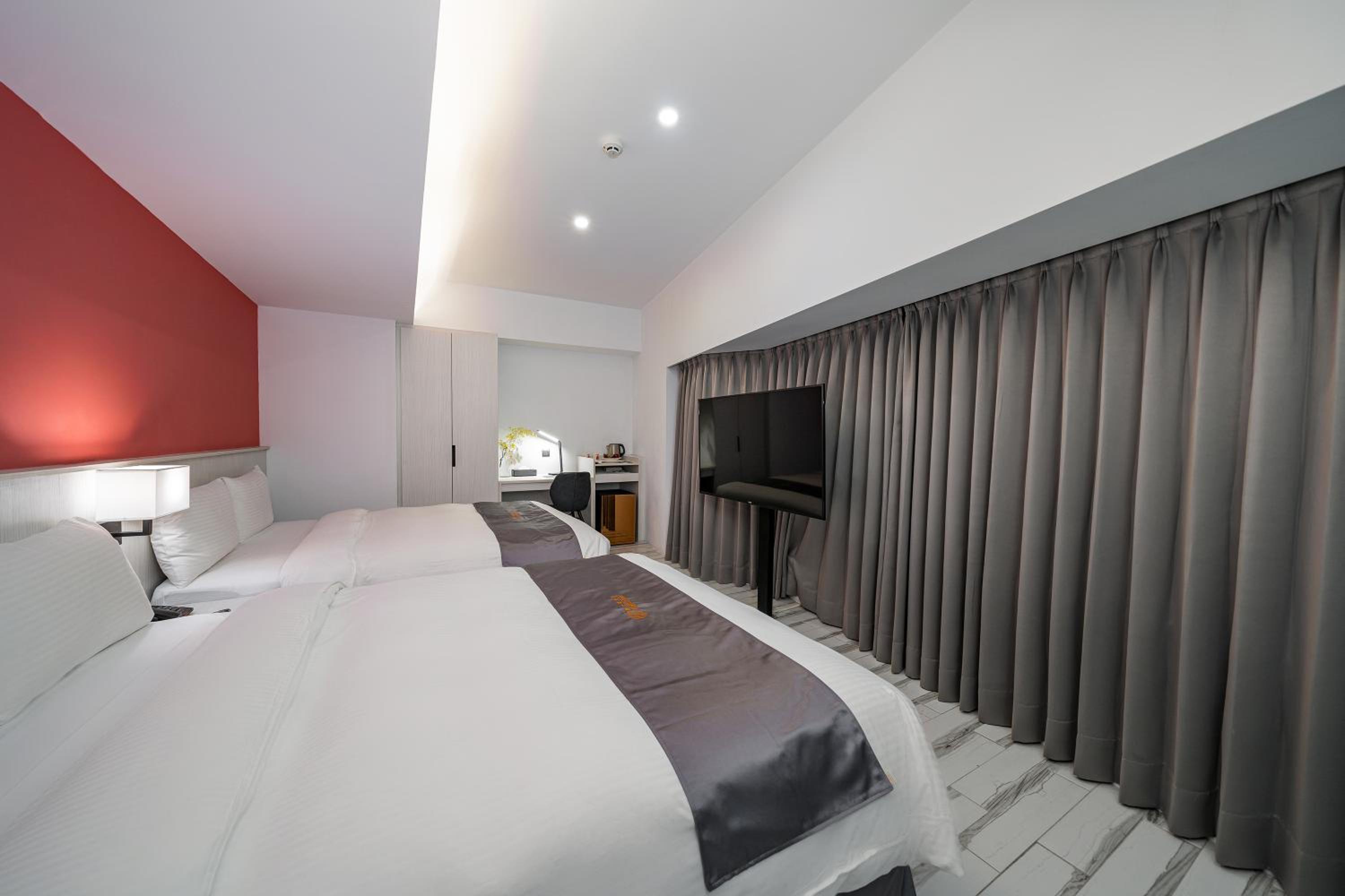 Superior Quadruple Room - Photo 2