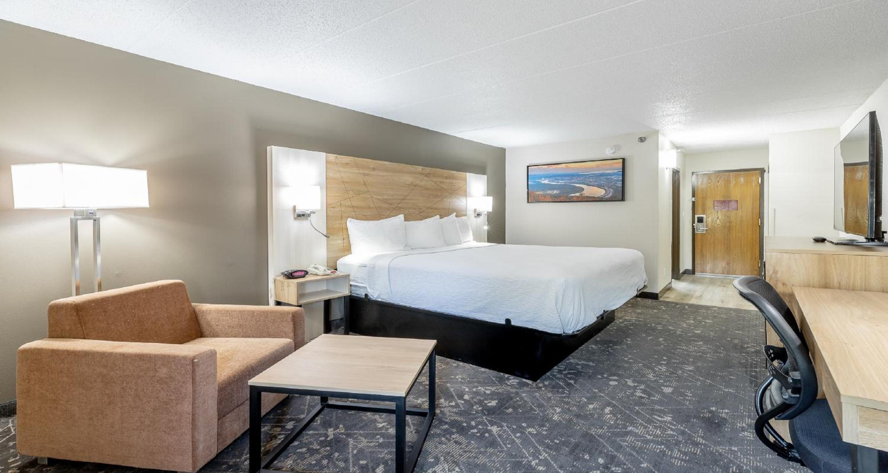 King Room with Tub - Disability Access/Non Smoking - Photo 3
