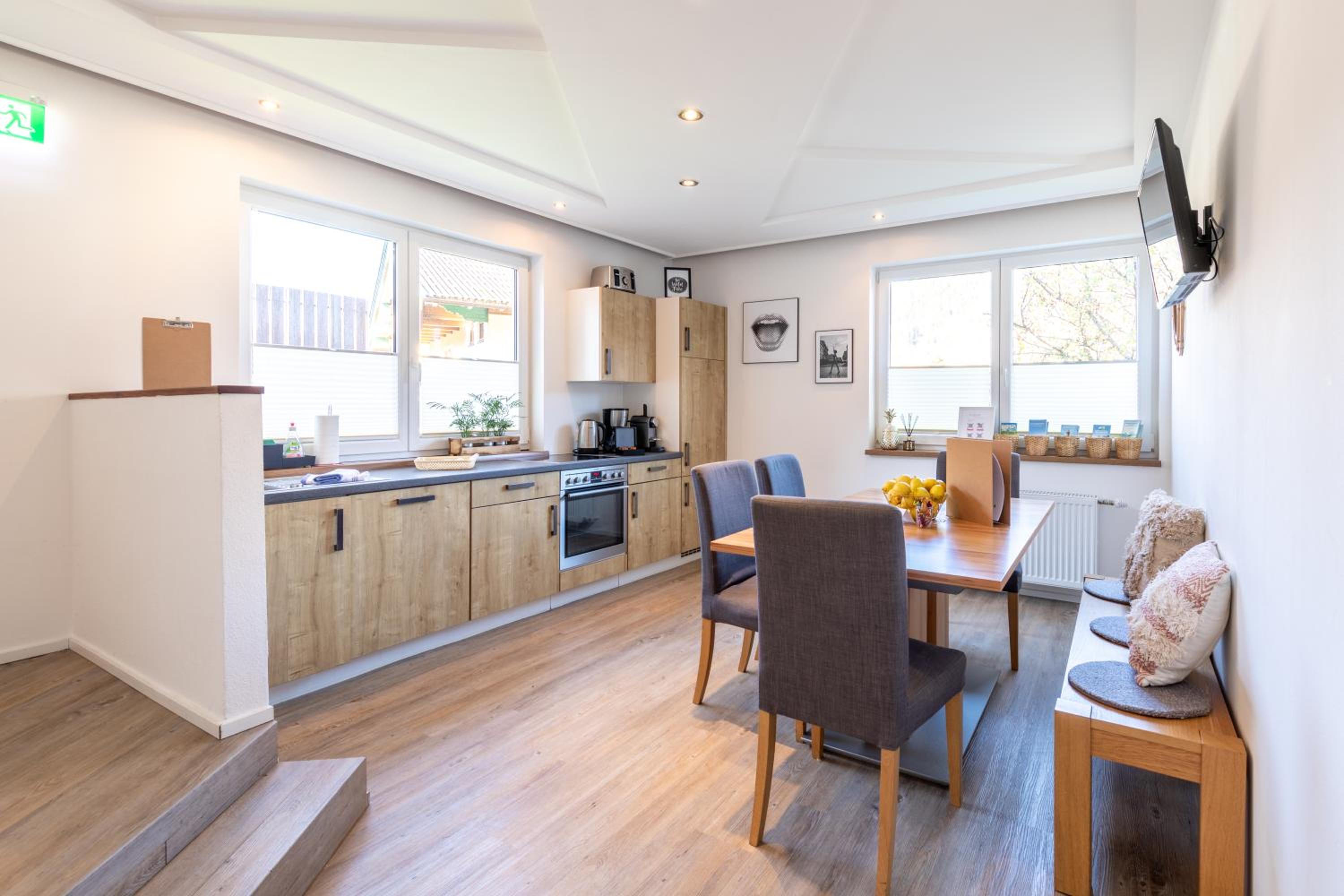 Two-Bedroom Apartment with Garden and Mountain View - Photo 13