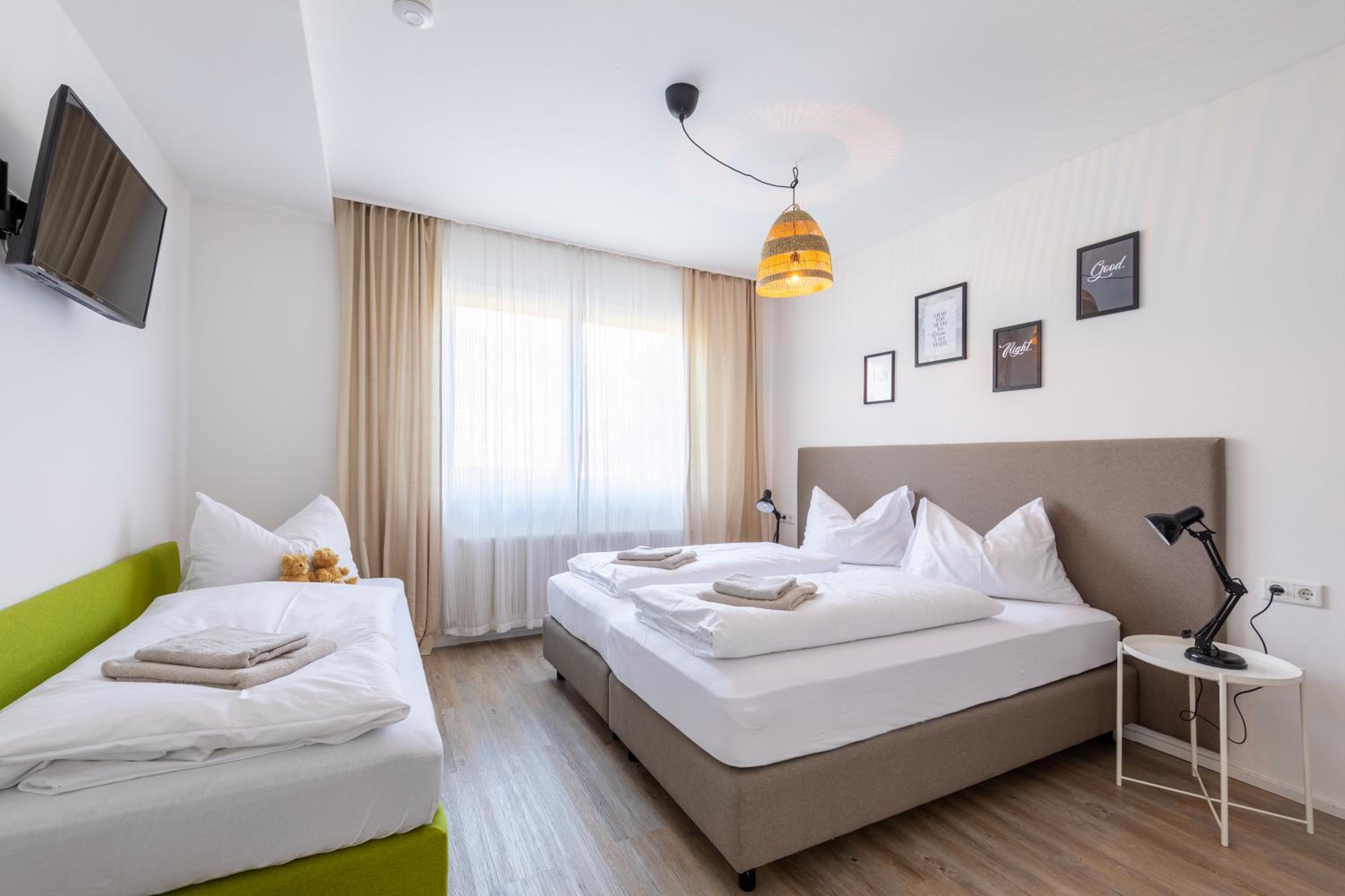 Two-Bedroom Apartment with Garden and Mountain View - Photo 17