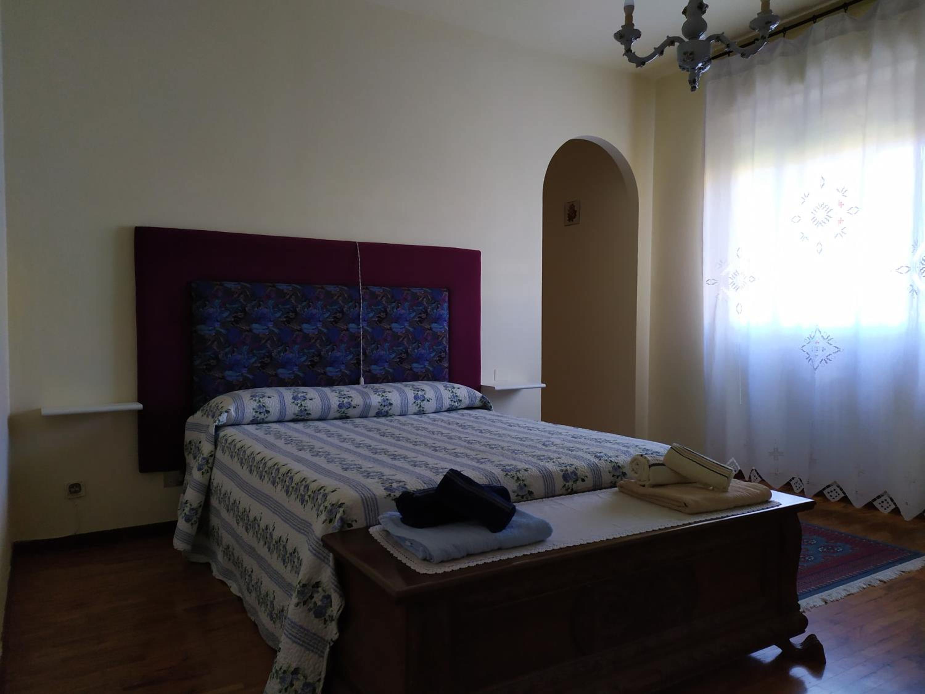 Double Room with Balcony - Photo 8