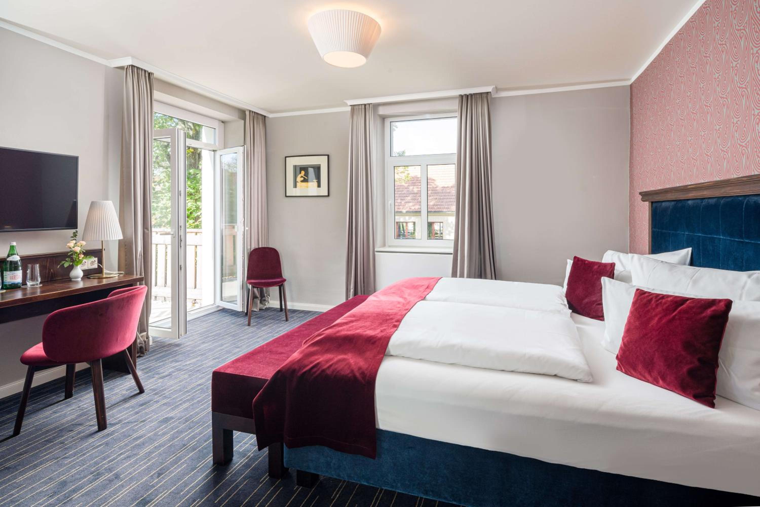 Double Room with Balcony (2 Adults + 1 Child) photo 3