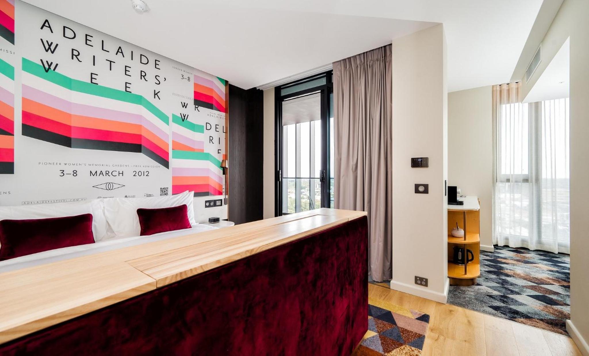 One-Bedroom King Suite with Balcony - Photo 5