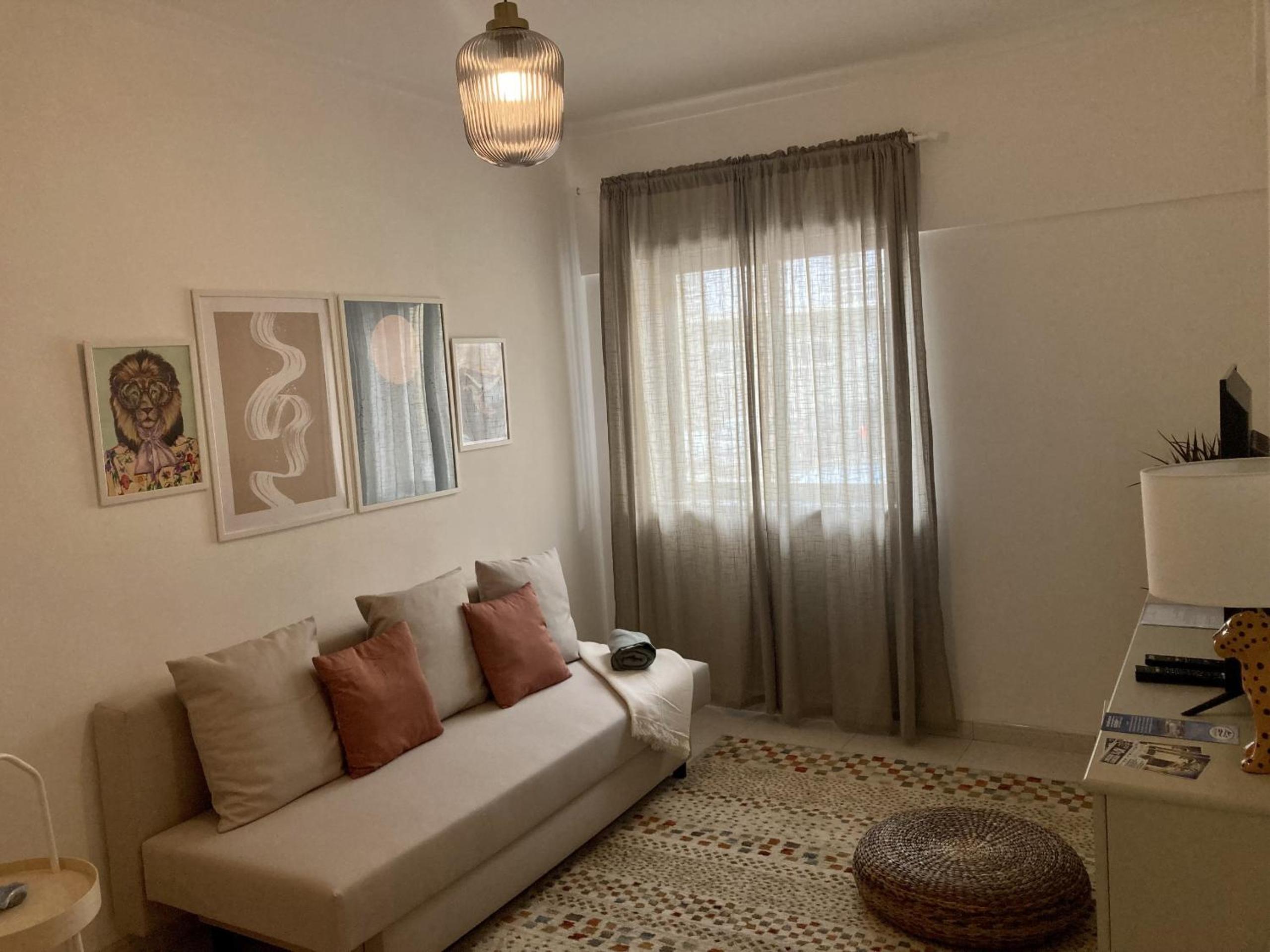 One-Bedroom Apartment - Photo 3
