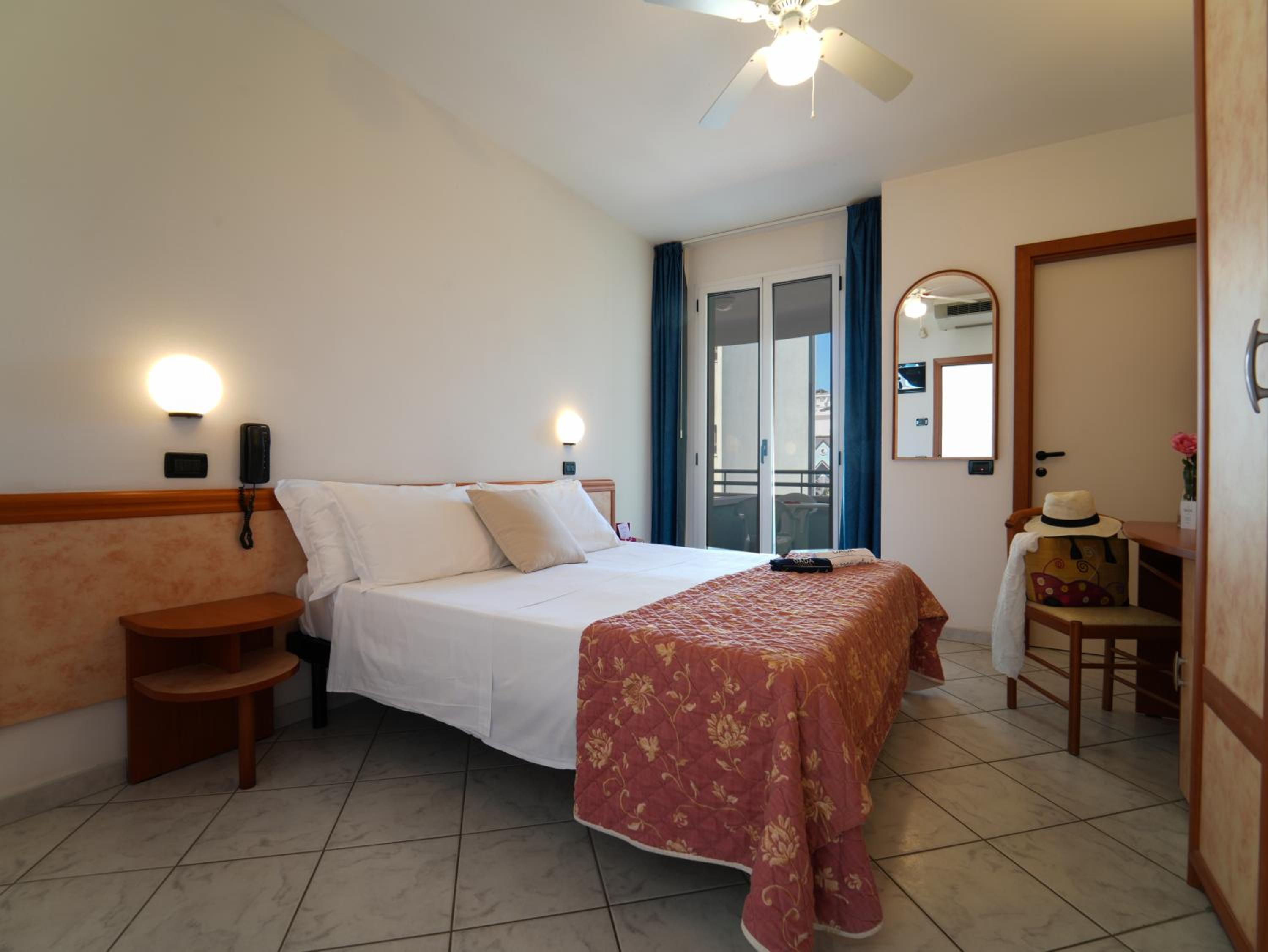 Double Or Twin Room - Photo 9