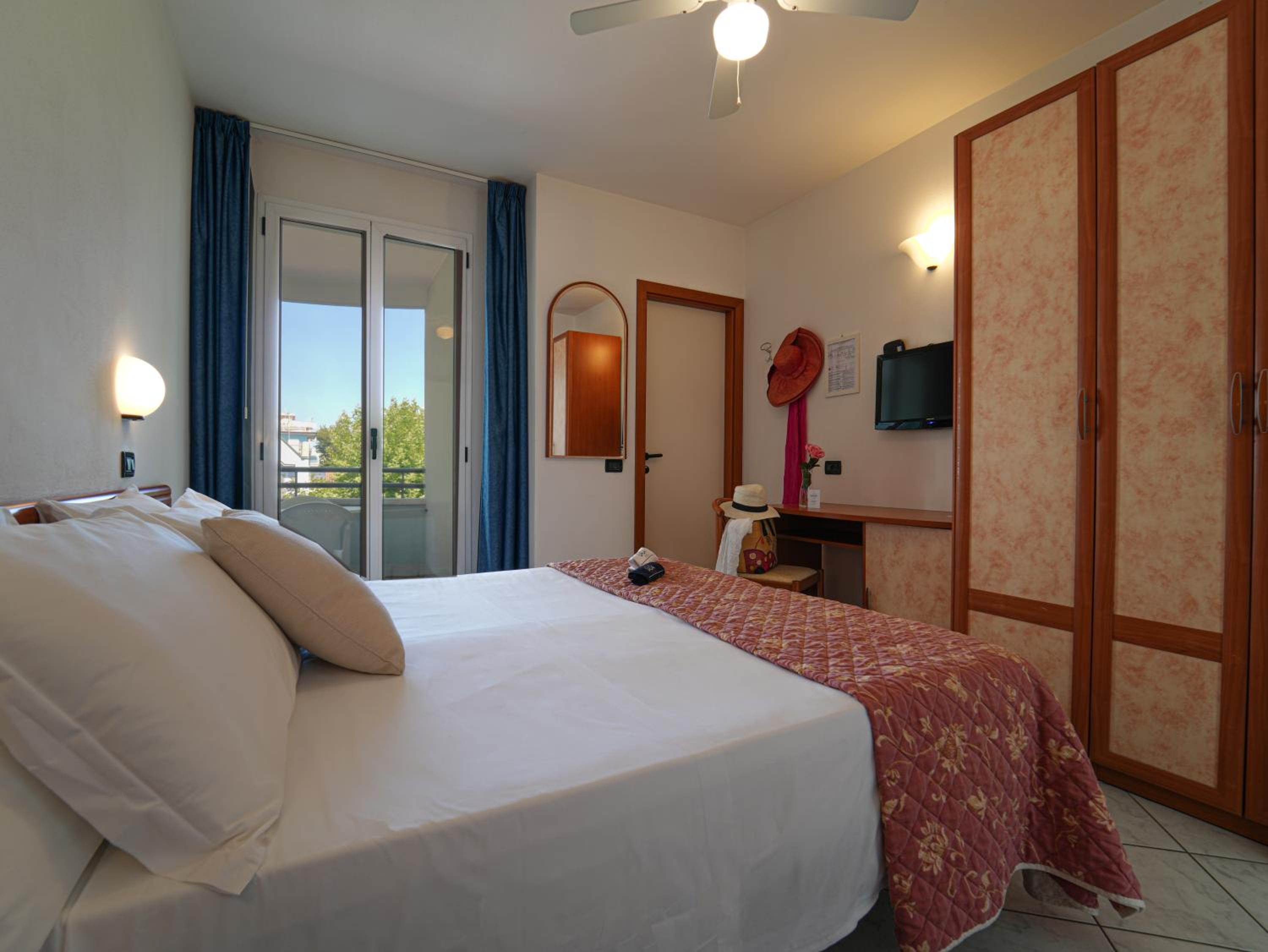 Double Or Twin Room - Photo 1