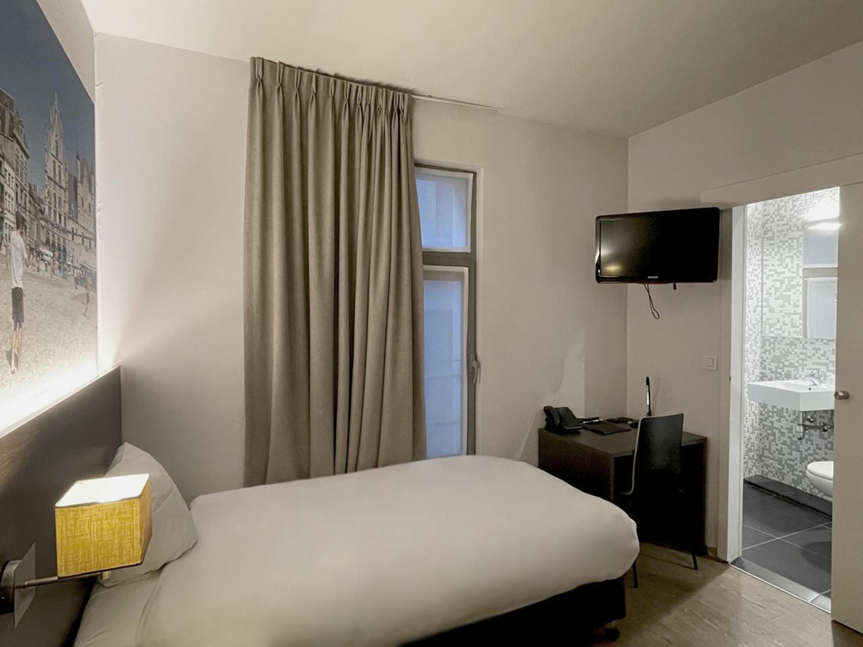 Budget Single Room photo 2