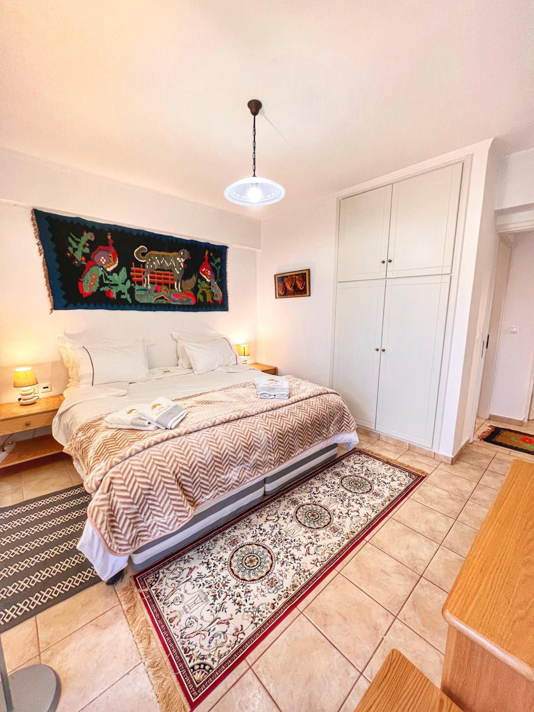 Three-Bedroom Apartment - Photo 21