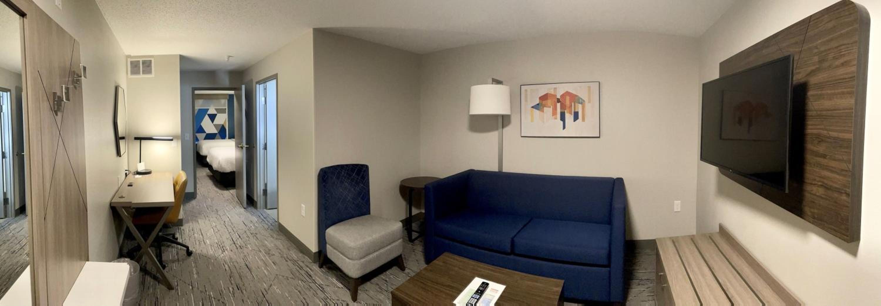 One-Bedroom Queen Suite - Photo 1