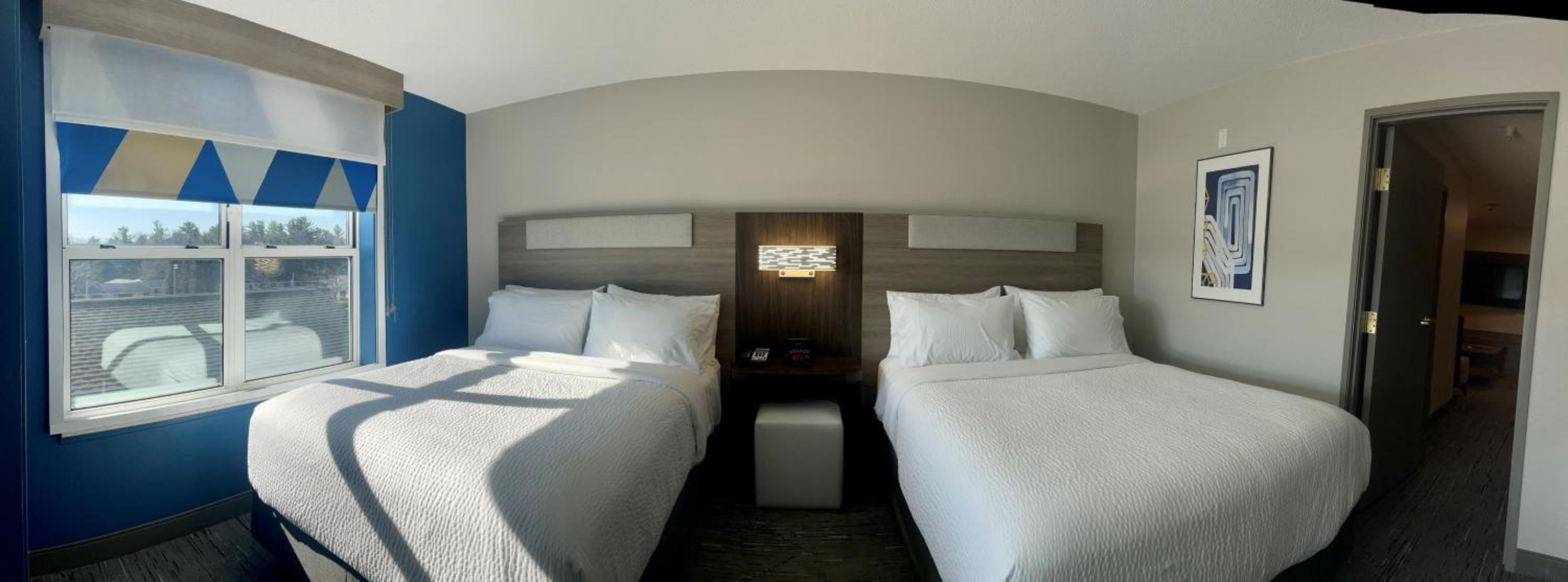 One-Bedroom Queen Suite - Photo 6