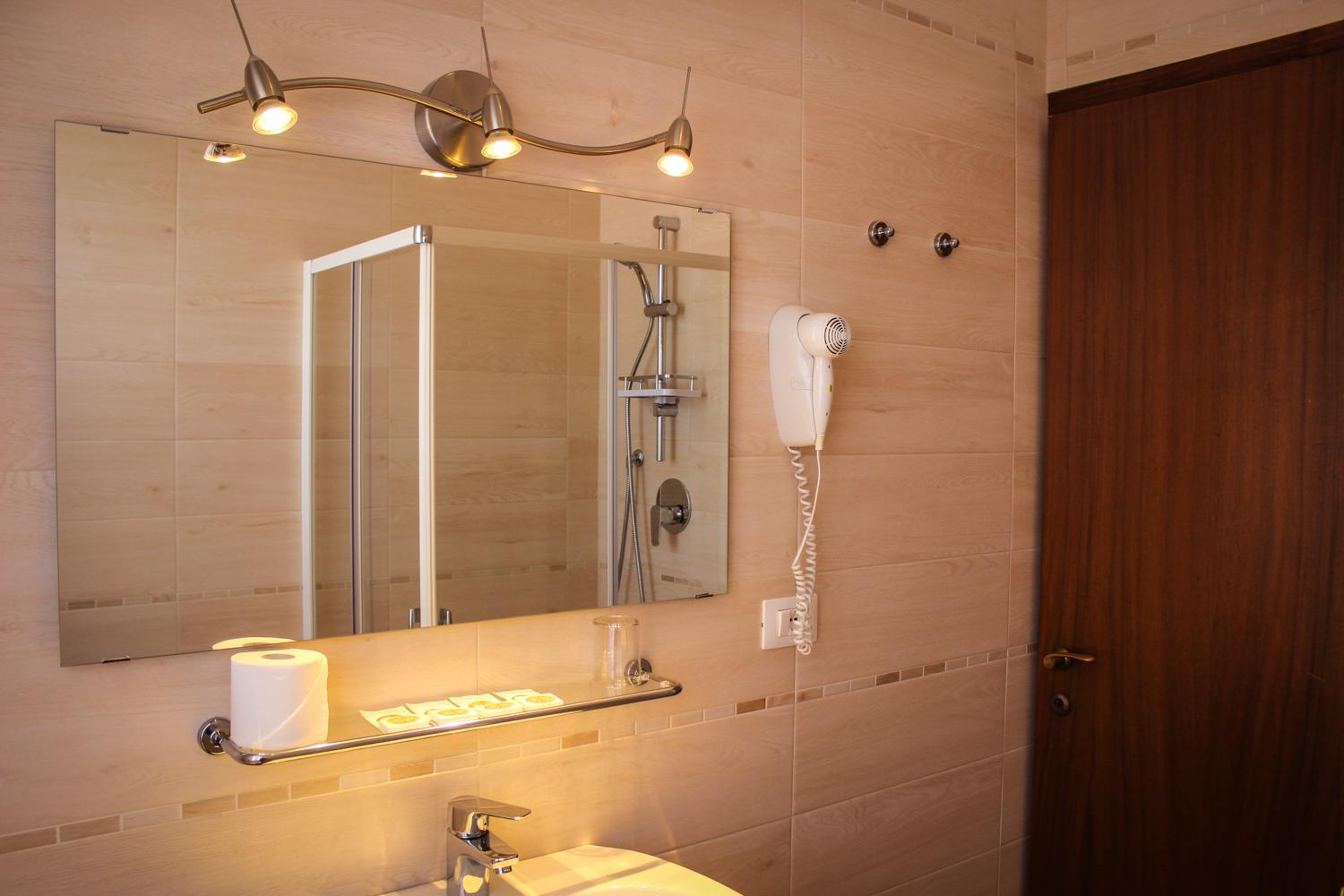 Superior Quadruple Room photo 2