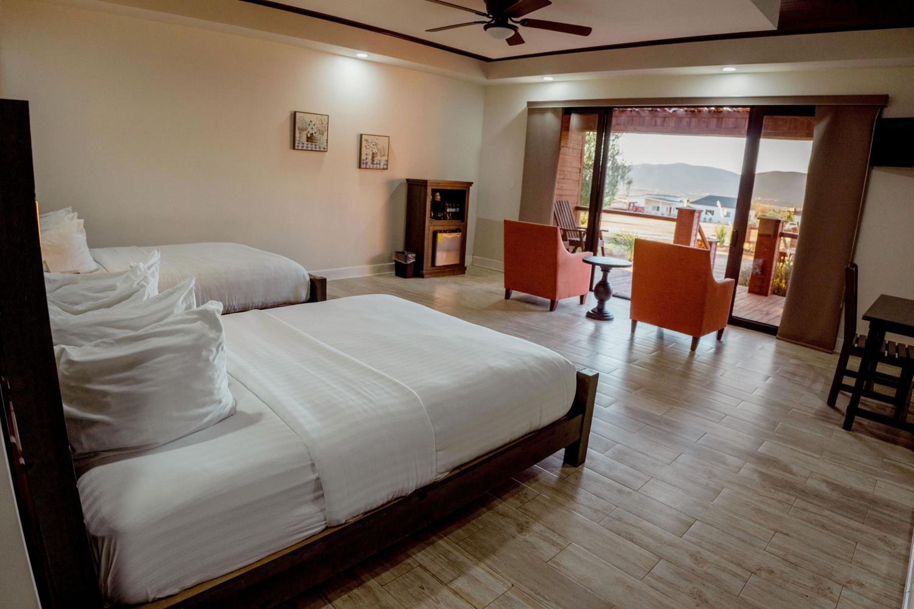 Deluxe Quadruple Room - Photo 2