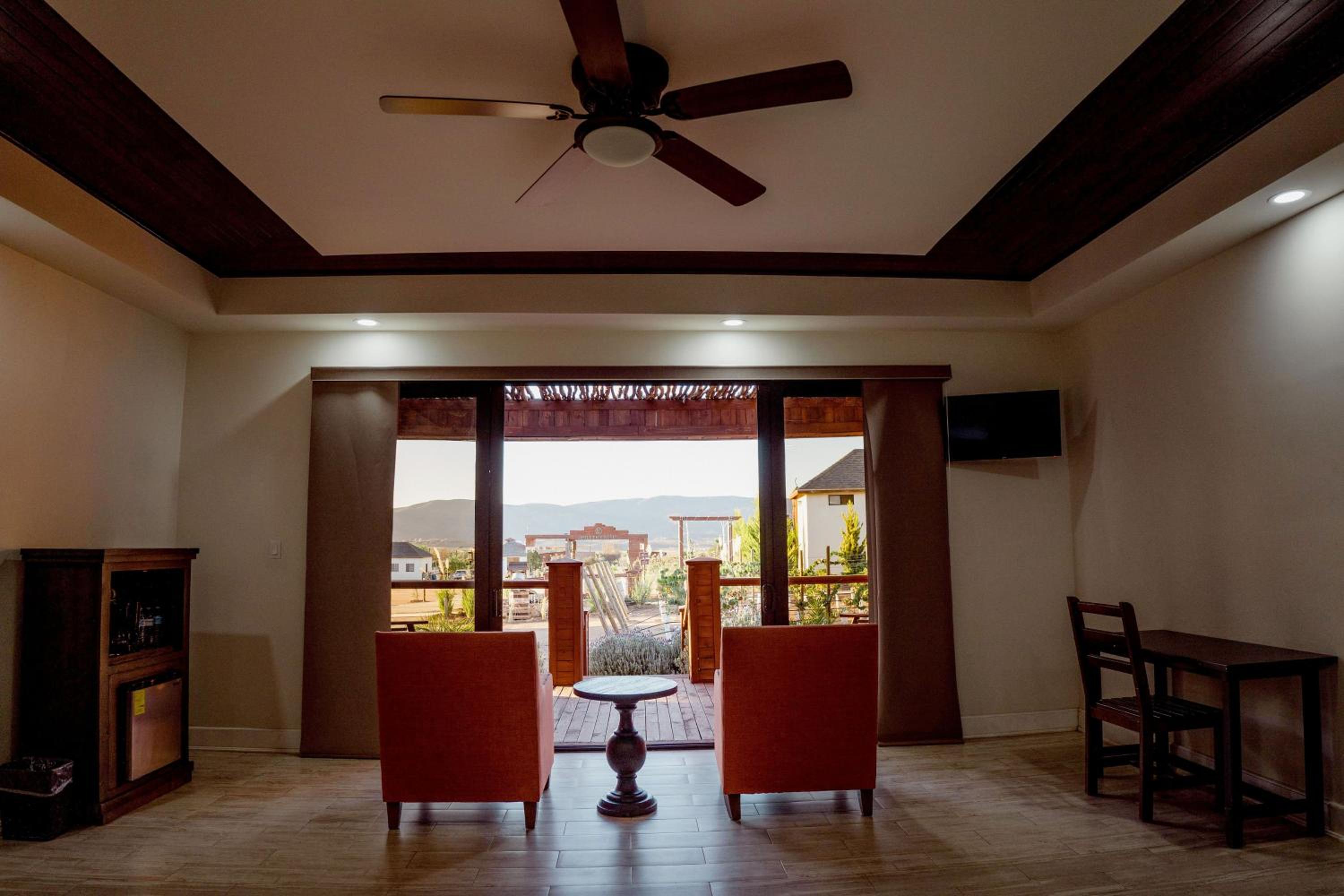 Deluxe Quadruple Room - Photo 6