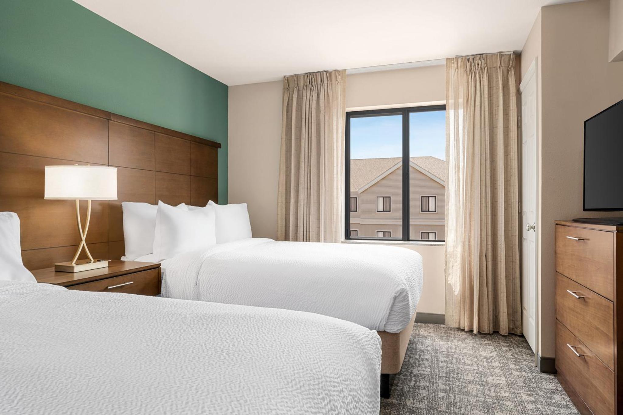 One-Bedroom Suite with Two Double Beds - Photo 2