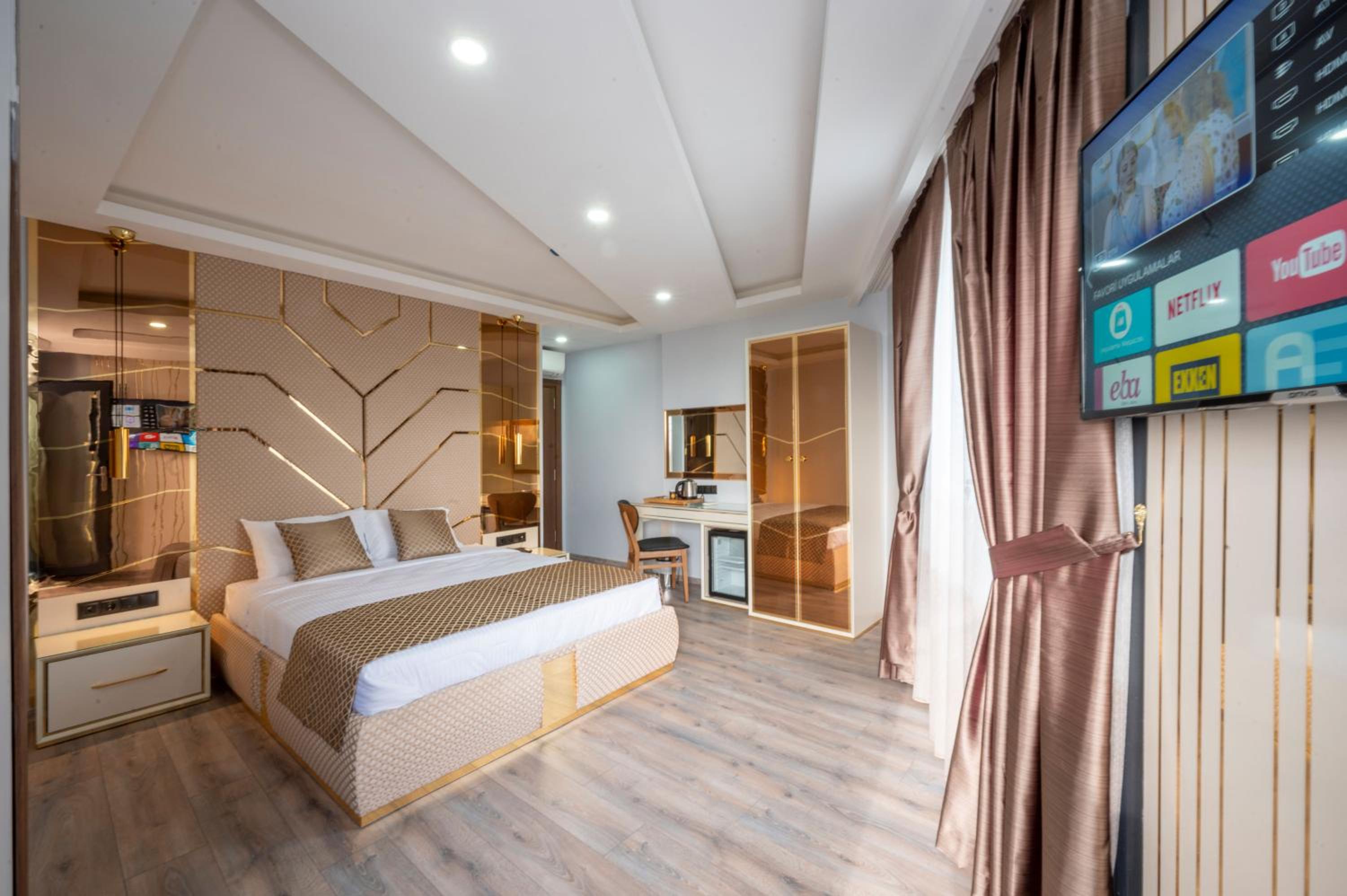 Deluxe Double Room - Photo 8