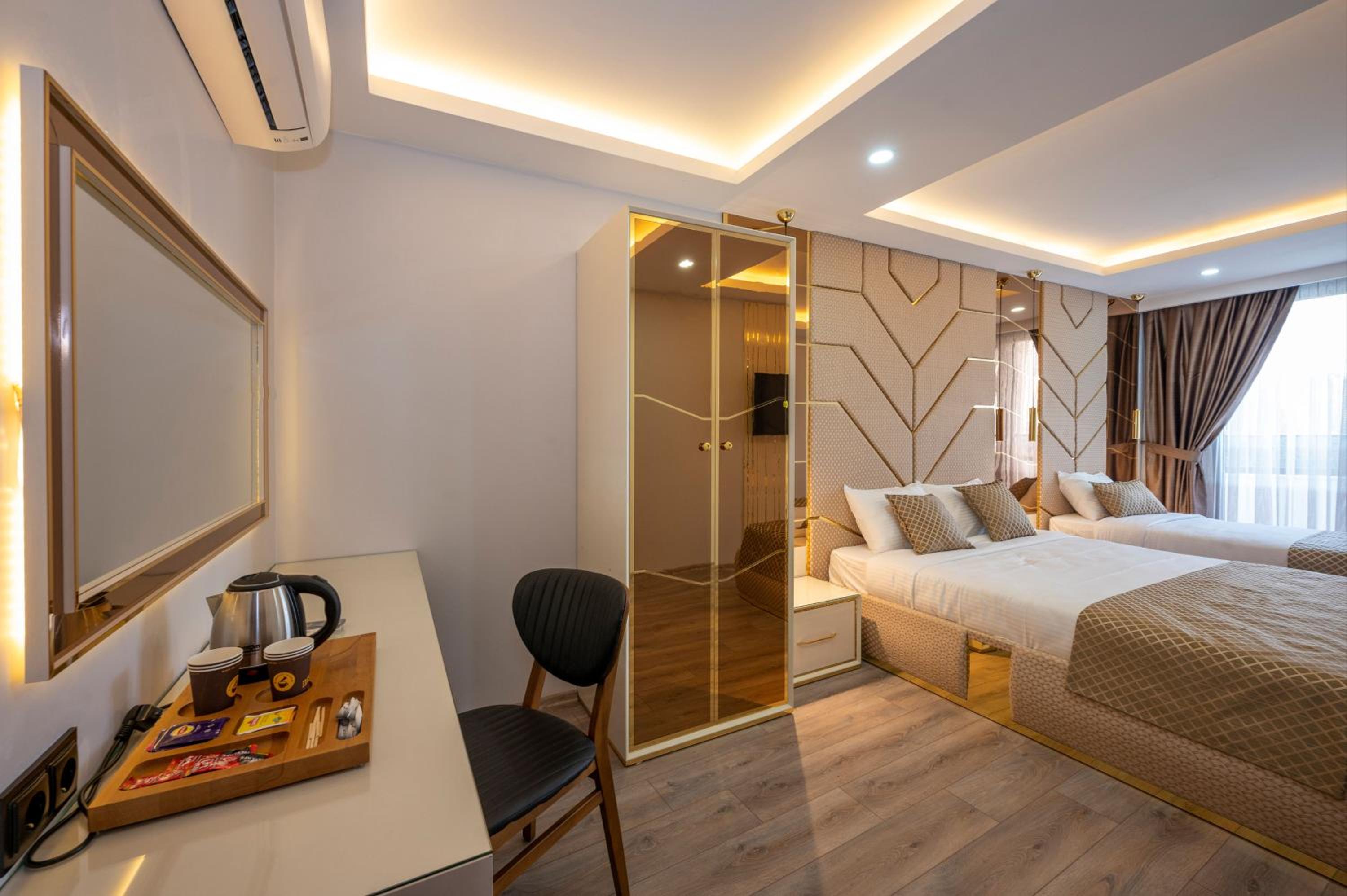 Deluxe Triple Room - Photo 1