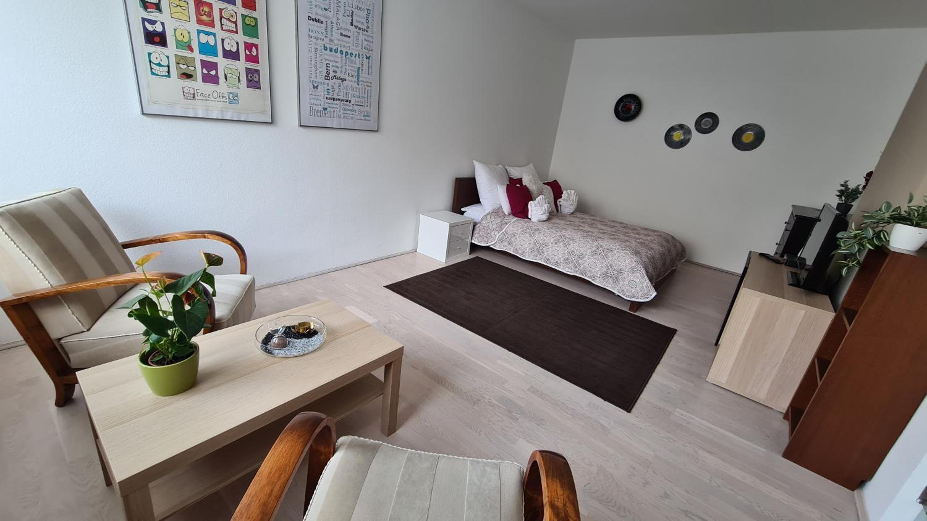 Three-Bedroom Apartment - Photo 4