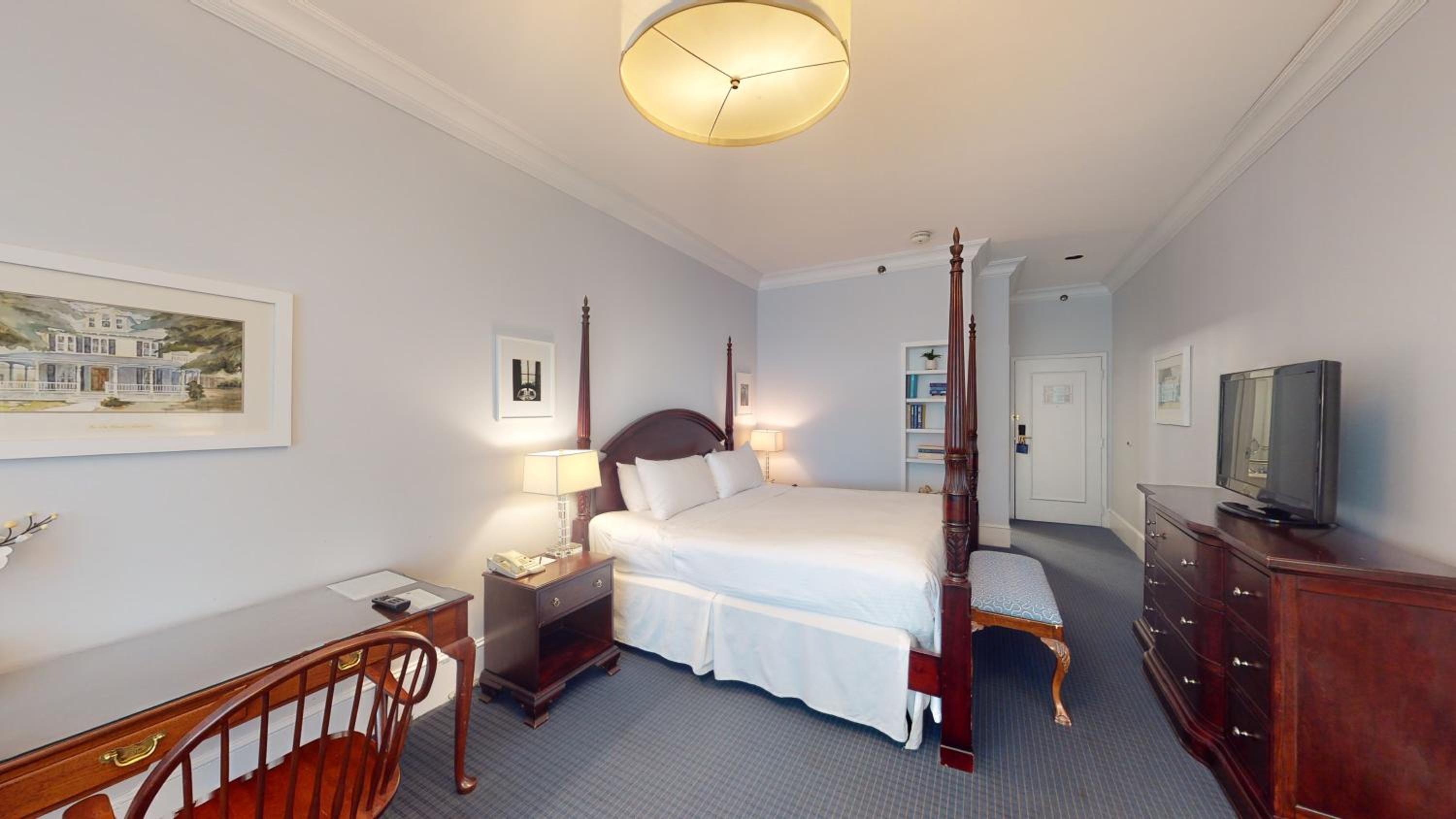 Luxury Deluxe King Room - Photo 1