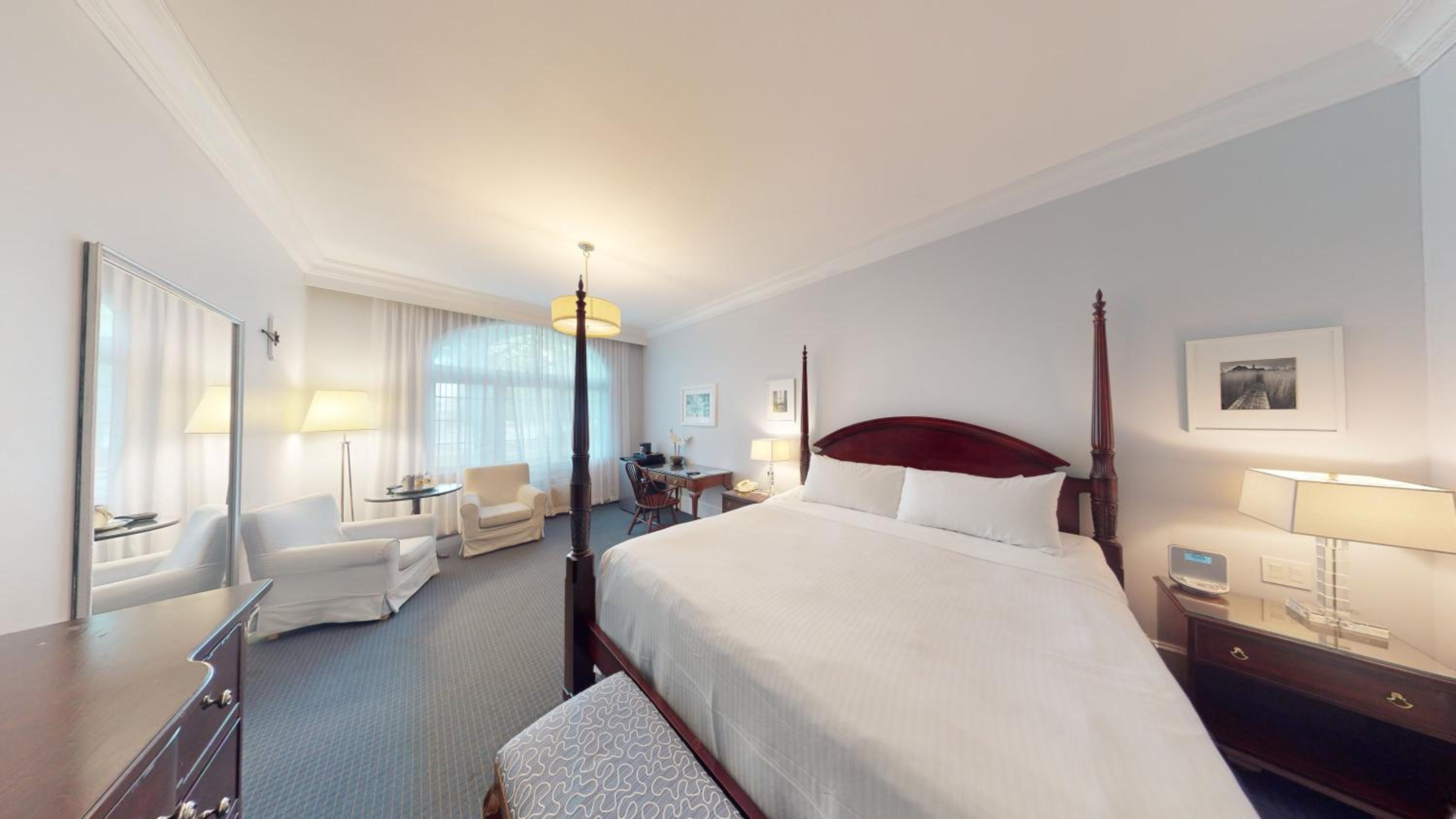 Luxury Deluxe King Room - Photo 3