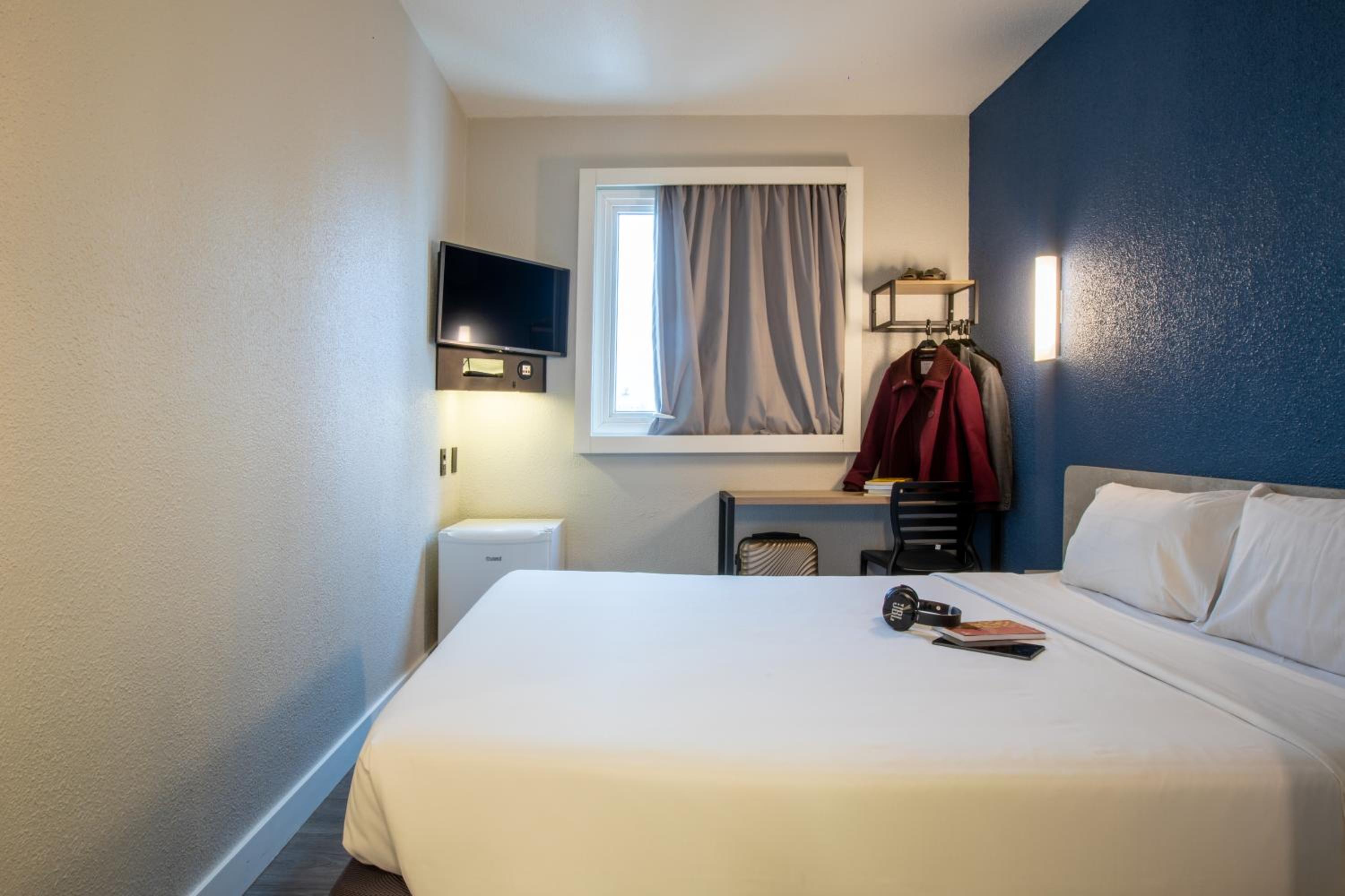 Superior Apartment thumbnail 6