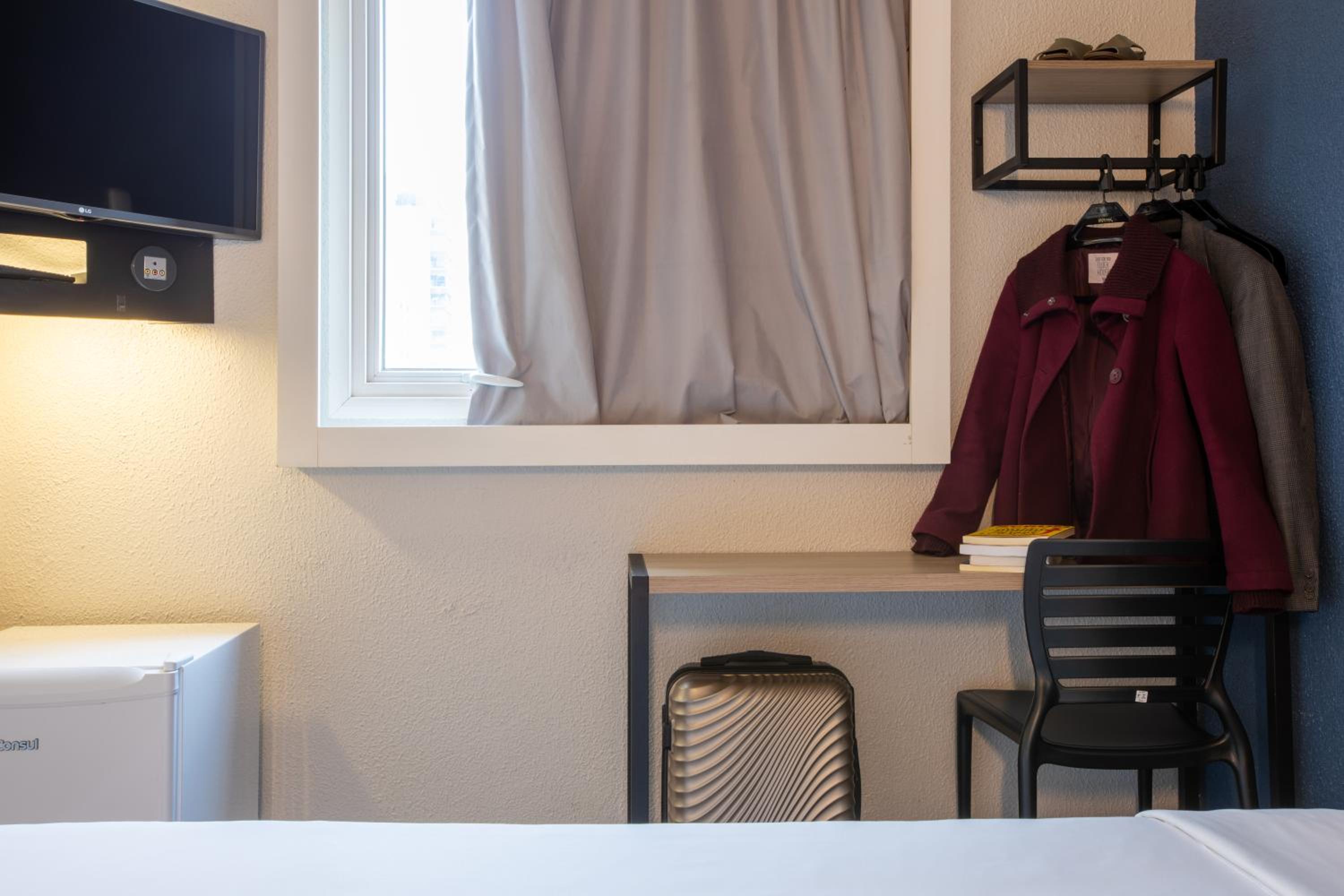 Superior Apartment thumbnail 5