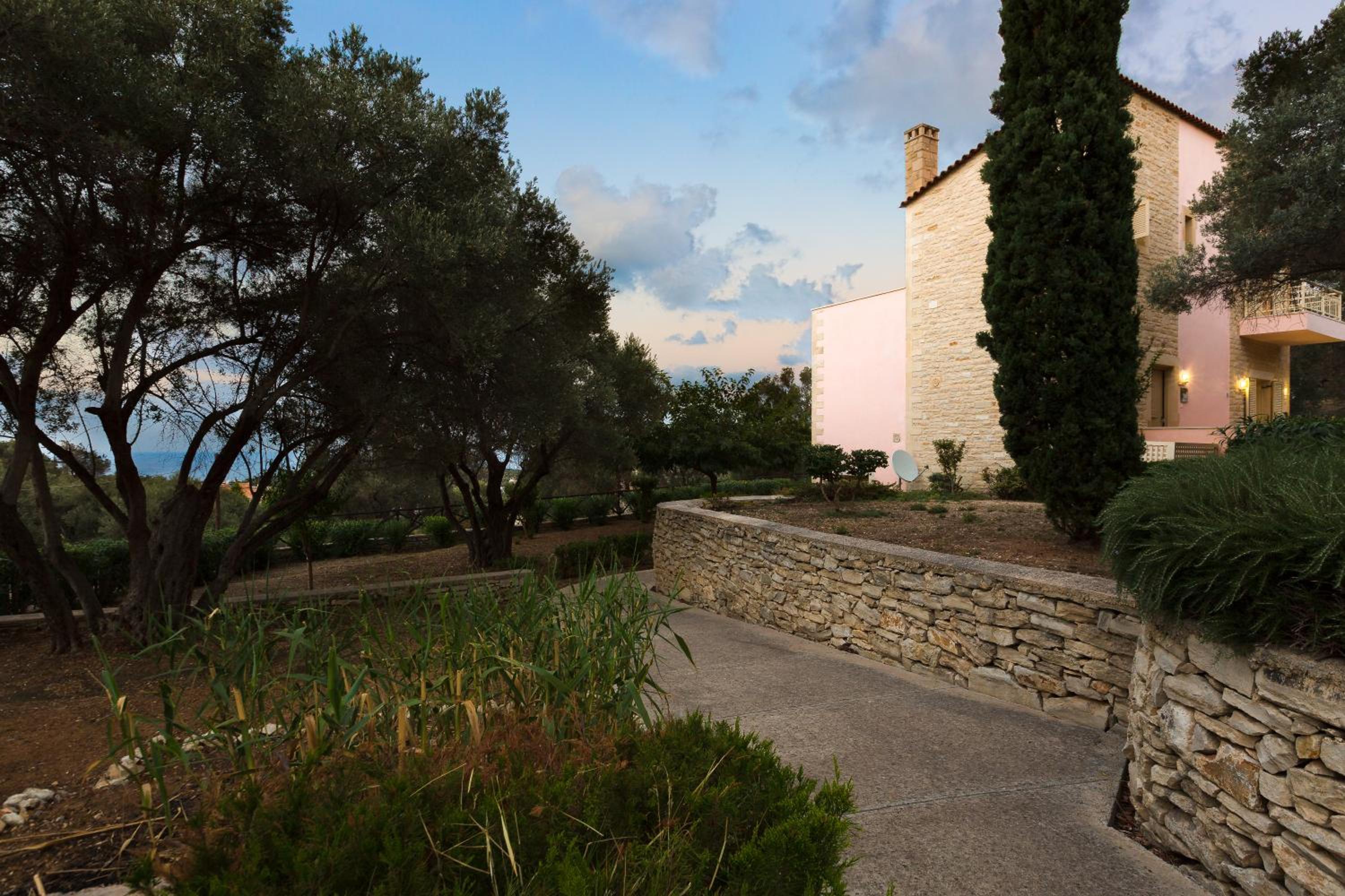 Villa photo 3