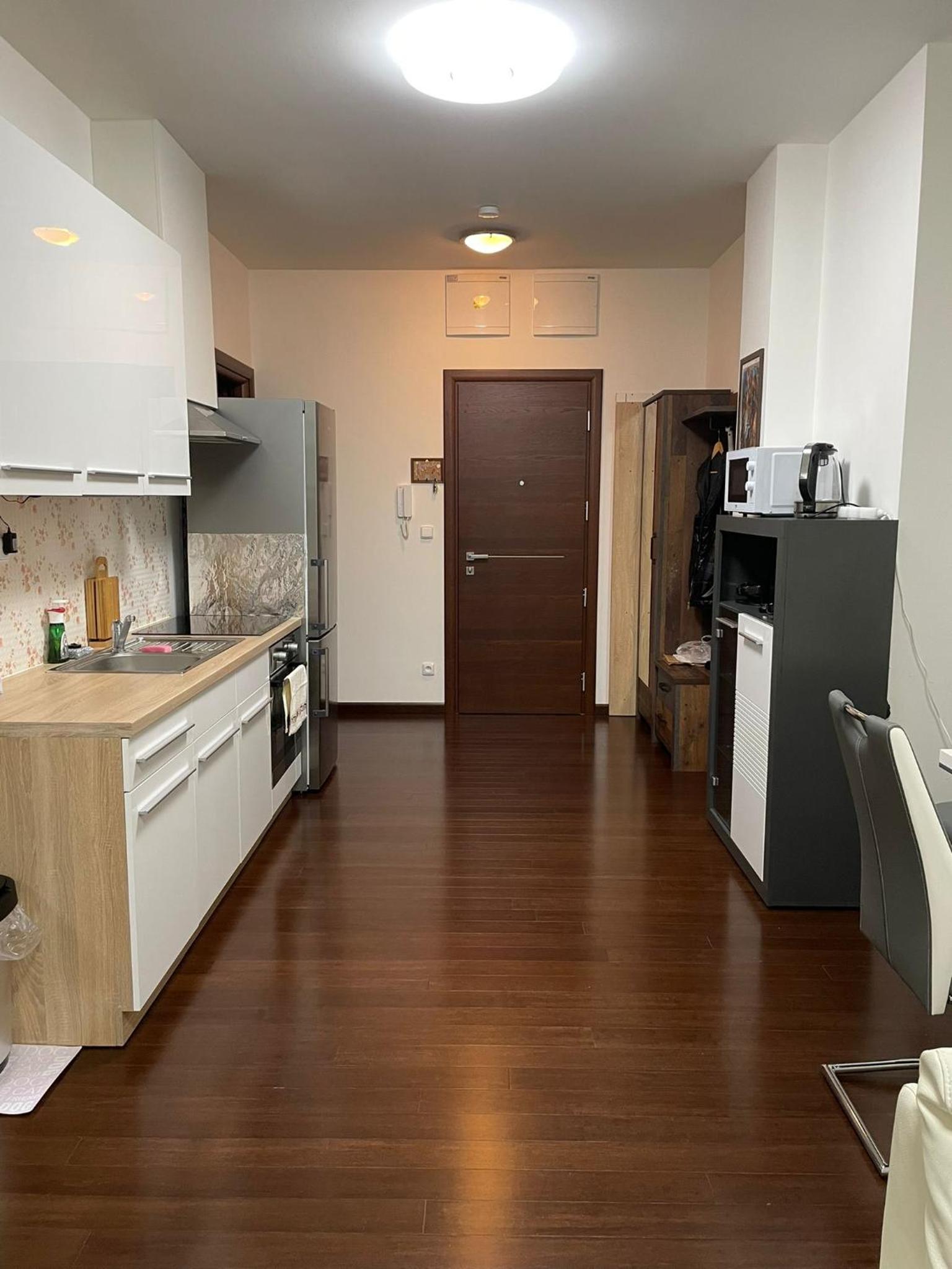 Apartment photo 2