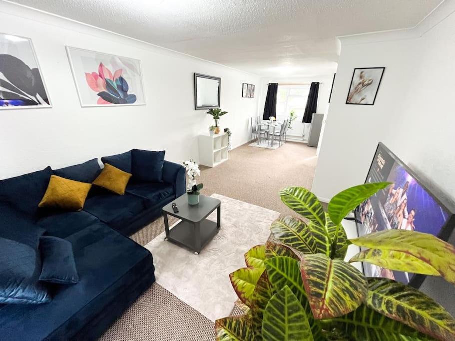 Three-Bedroom Apartment photo 1