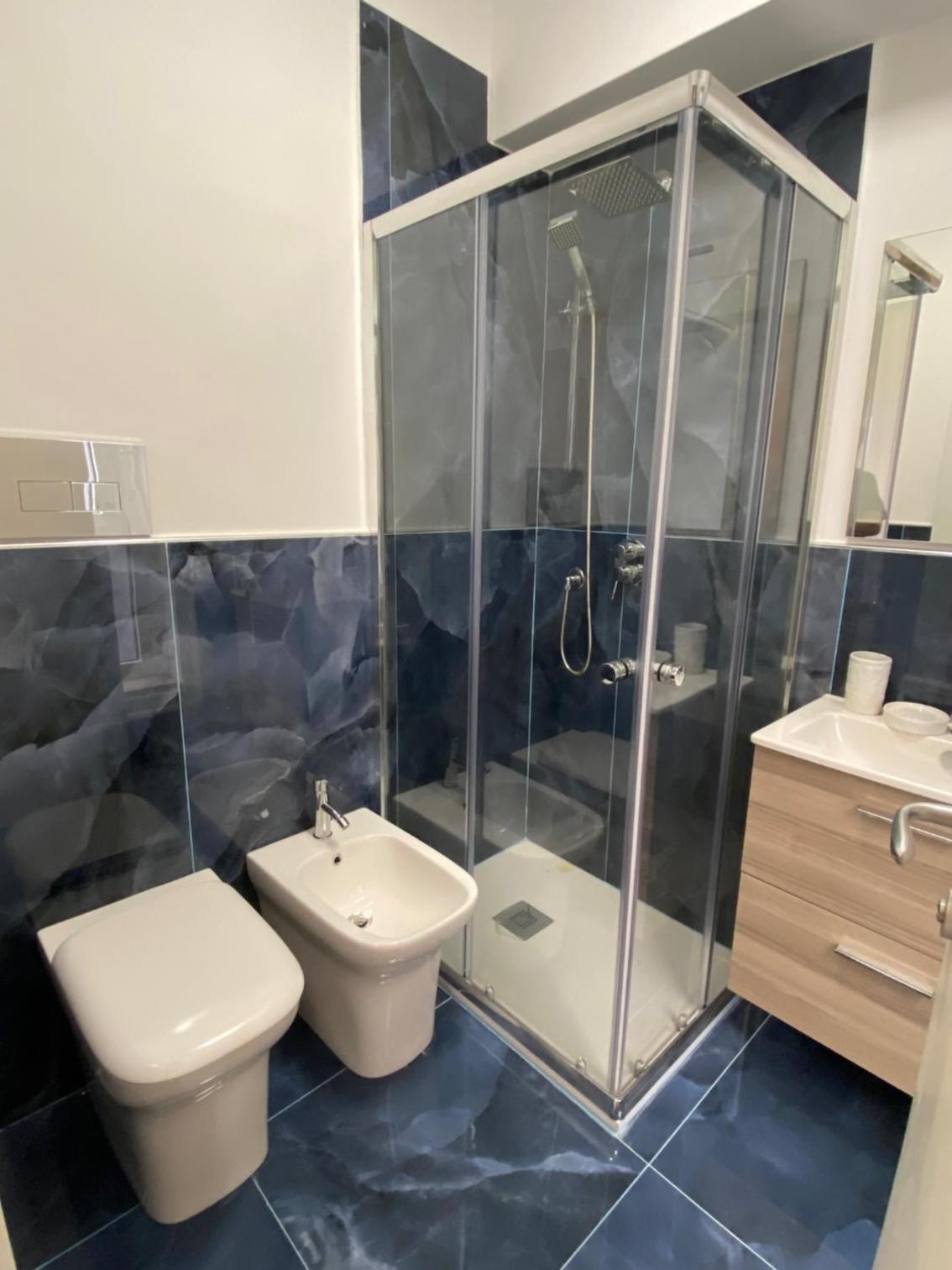 Deluxe Queen Room - Photo 4