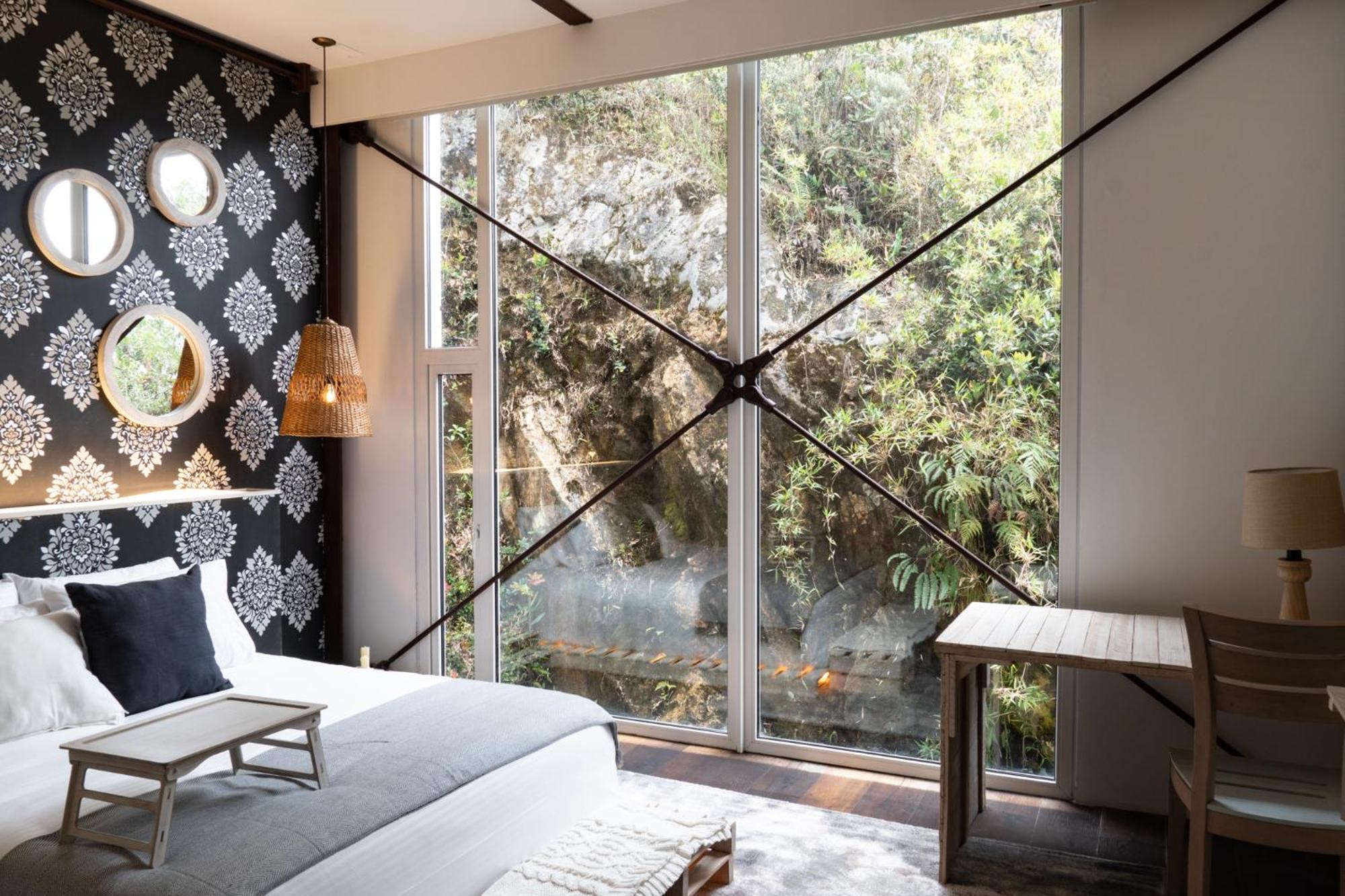 Suite with Mountain View photo 2