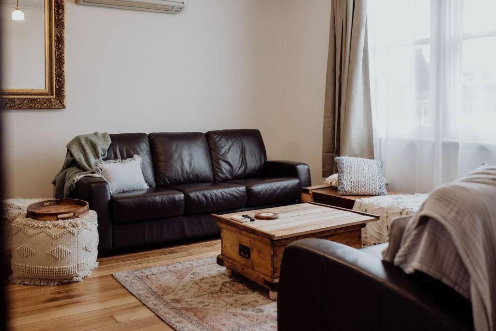 Three-Bedroom House photo 3