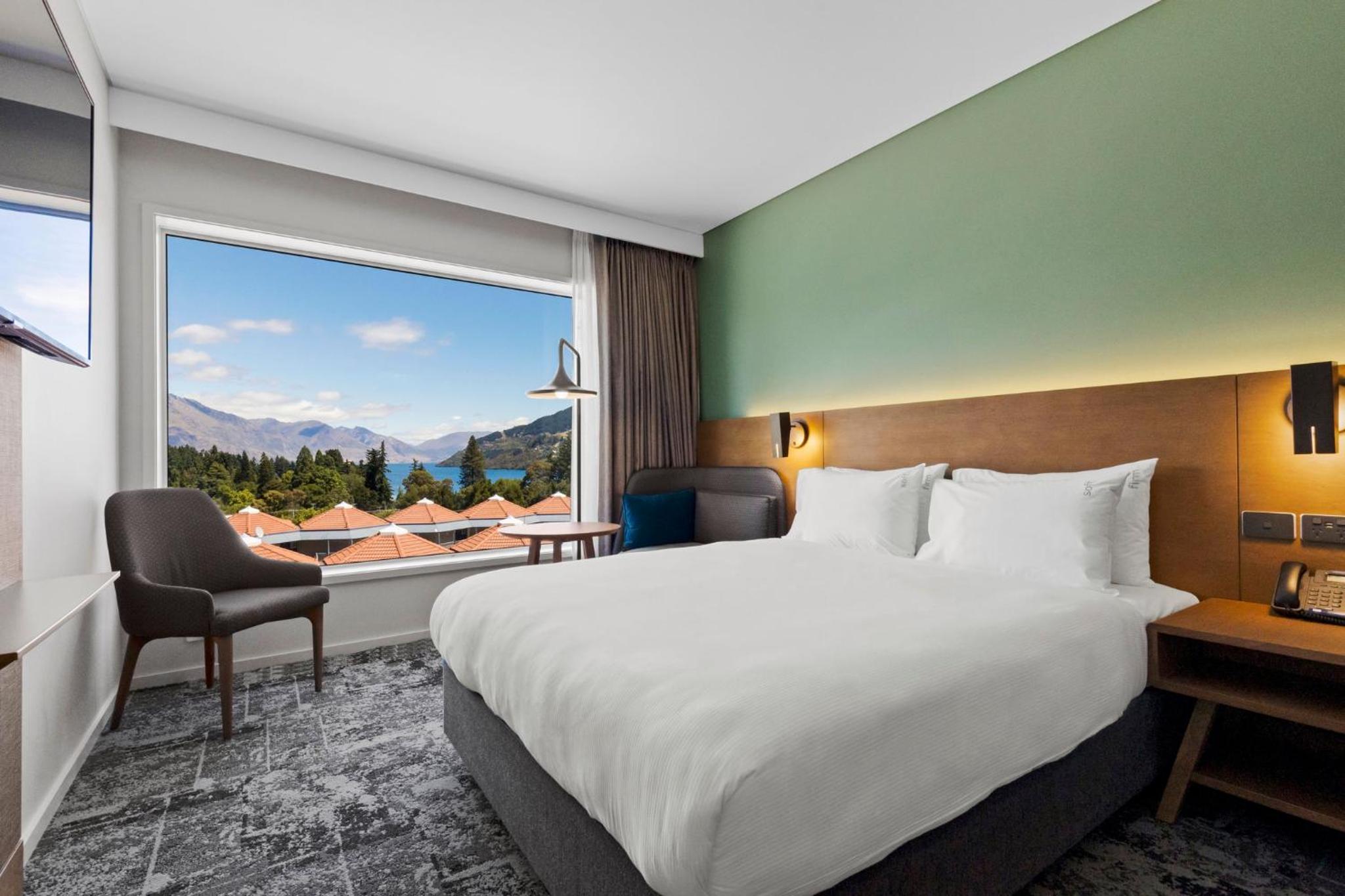 Standard Queen Room with Mountain View - Free Breakfast - Photo 7