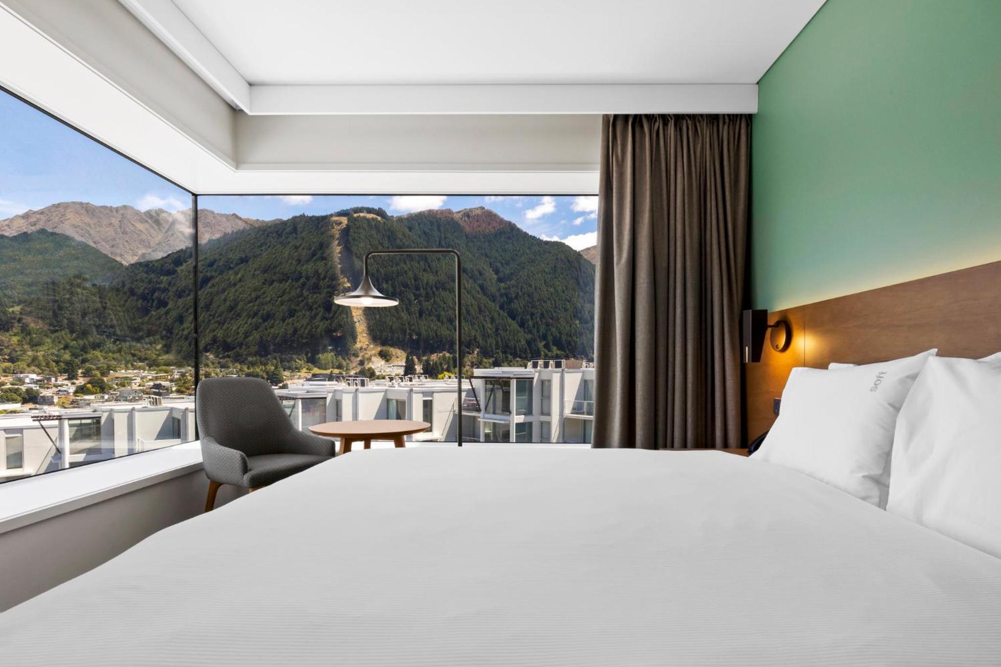 Standard King Room with Mountain View - Free Breakfast - Photo 6