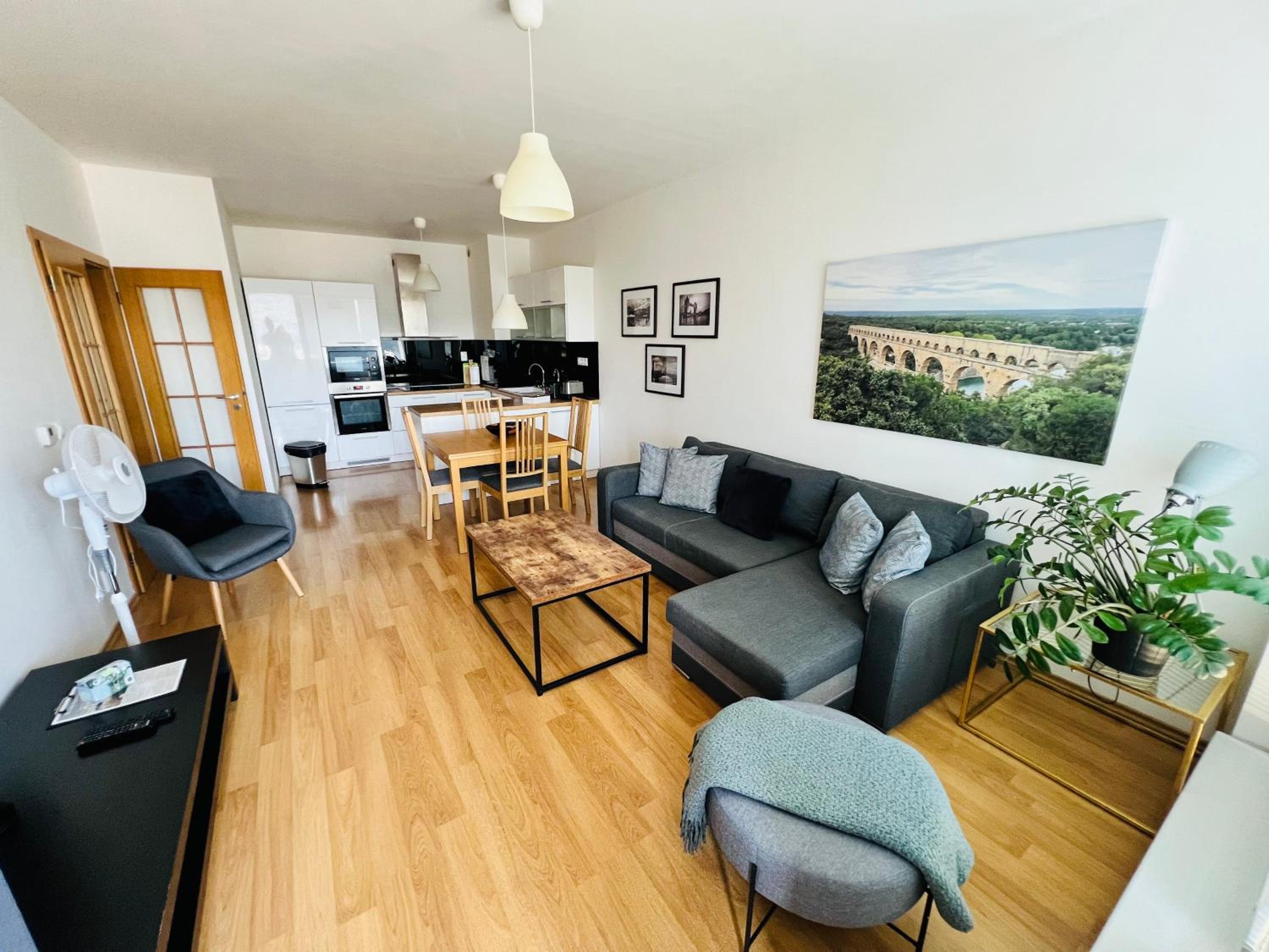 Apartment photo 1