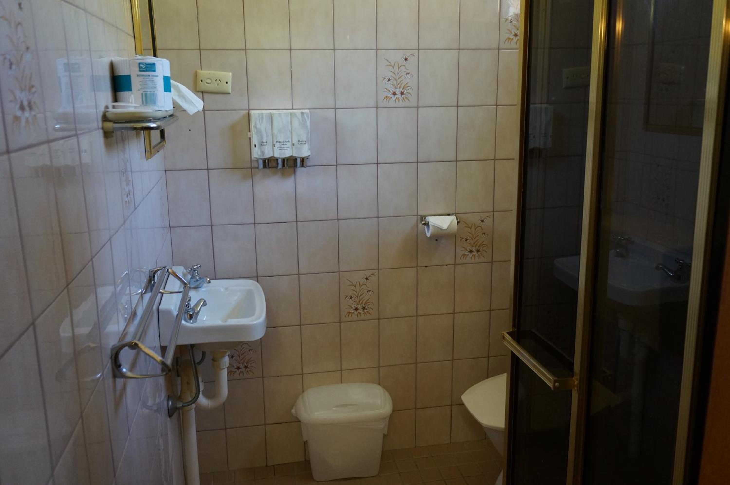 Small Single Room photo 3