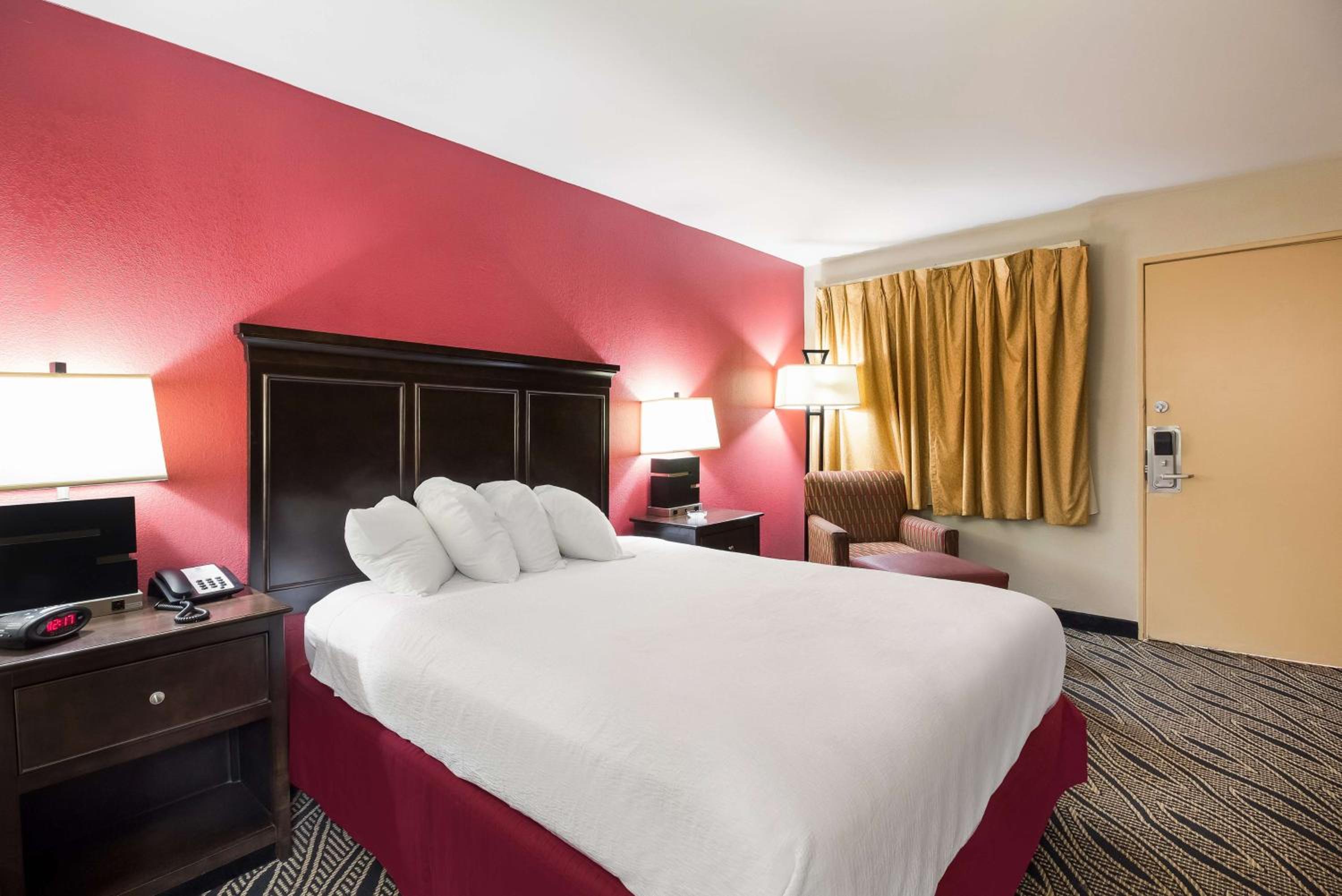 Double Room - Non-Smoking  photo 3