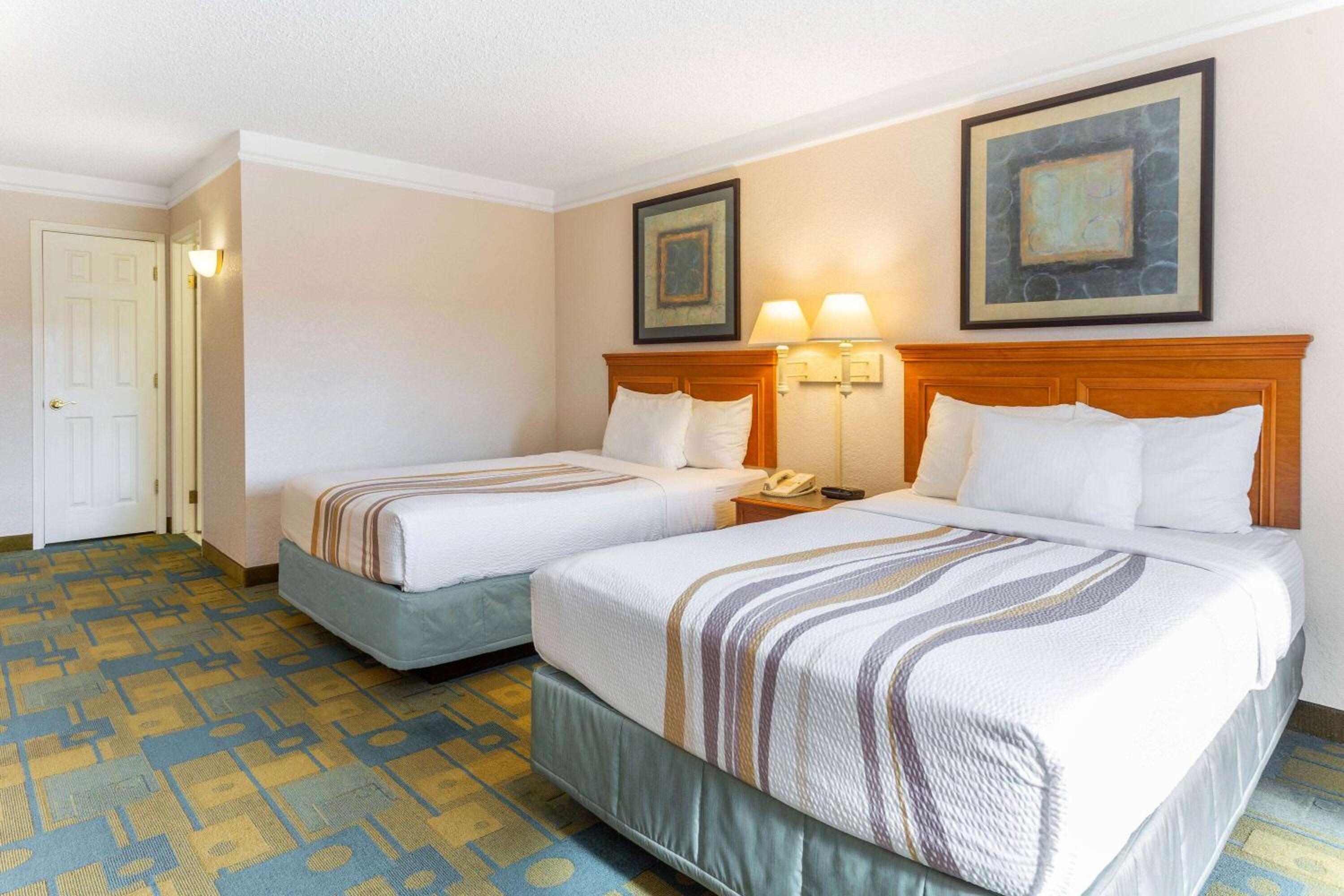 Double Room with Two Double Beds - Disability Access photo 1