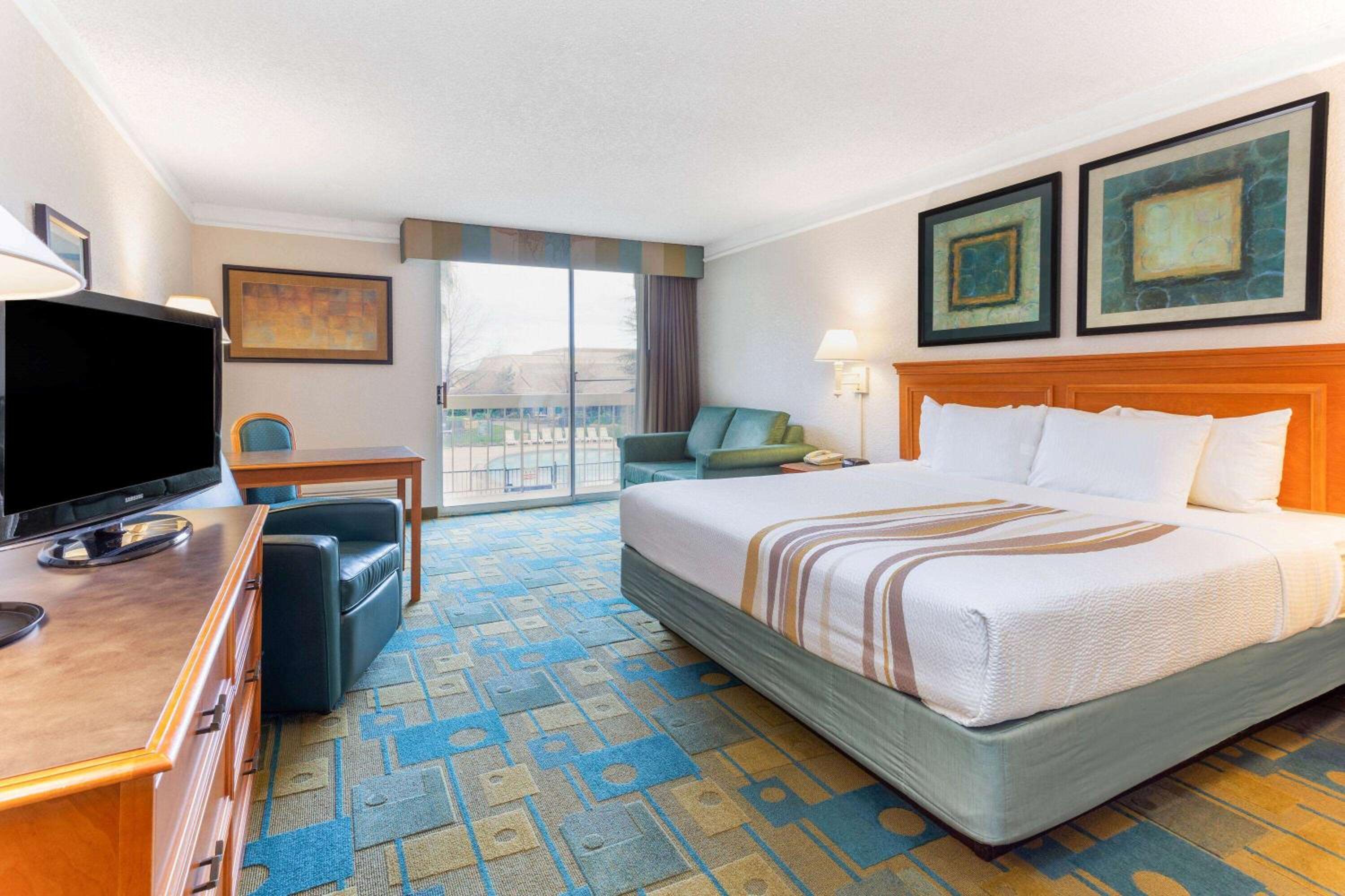 Executive King Room - Non-Smoking photo 3