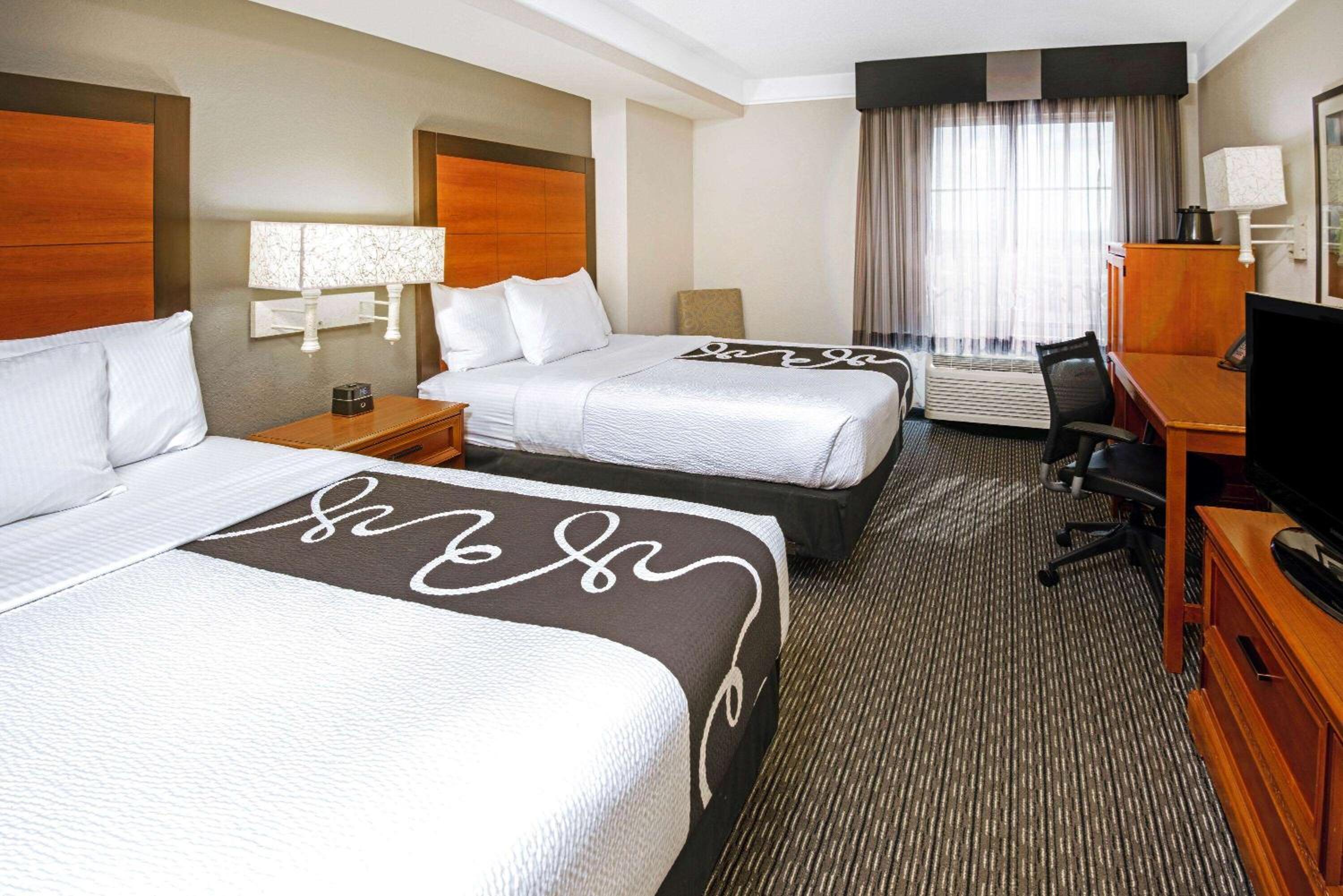 Deluxe Room with Two Double Beds photo 1